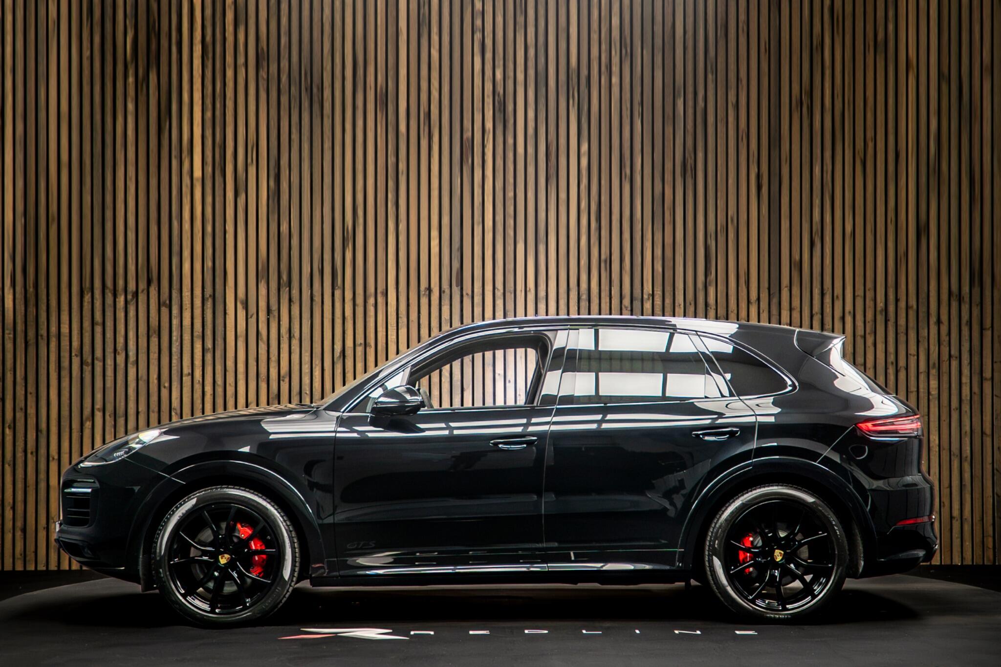 Porsche Cayenne view 7