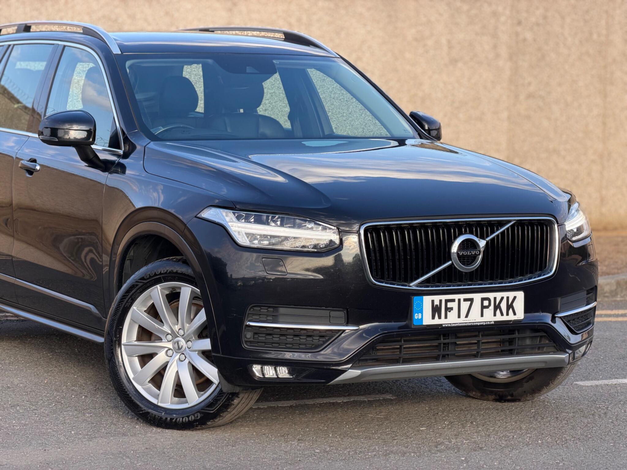 Volvo XC90 view 4