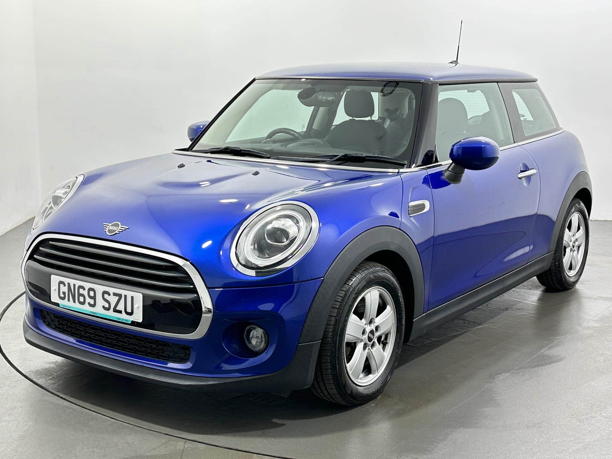Mini Hatch view 4