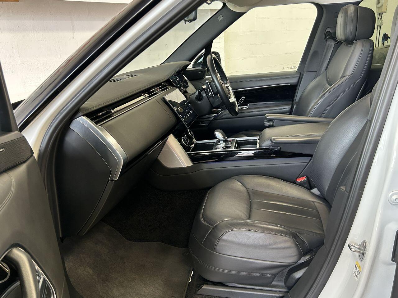 Land Rover Range Rover view 63