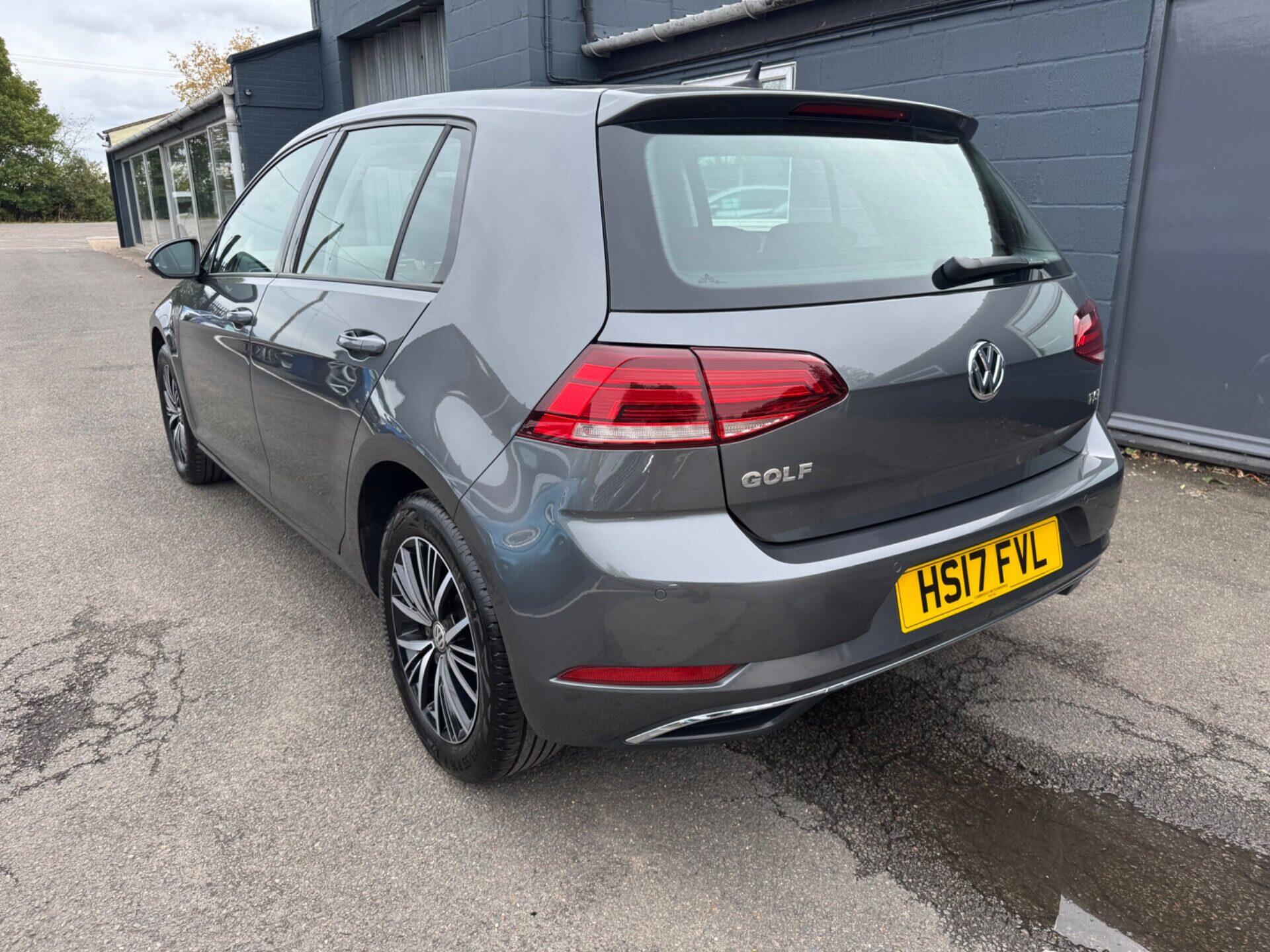 Volkswagen Golf view 9