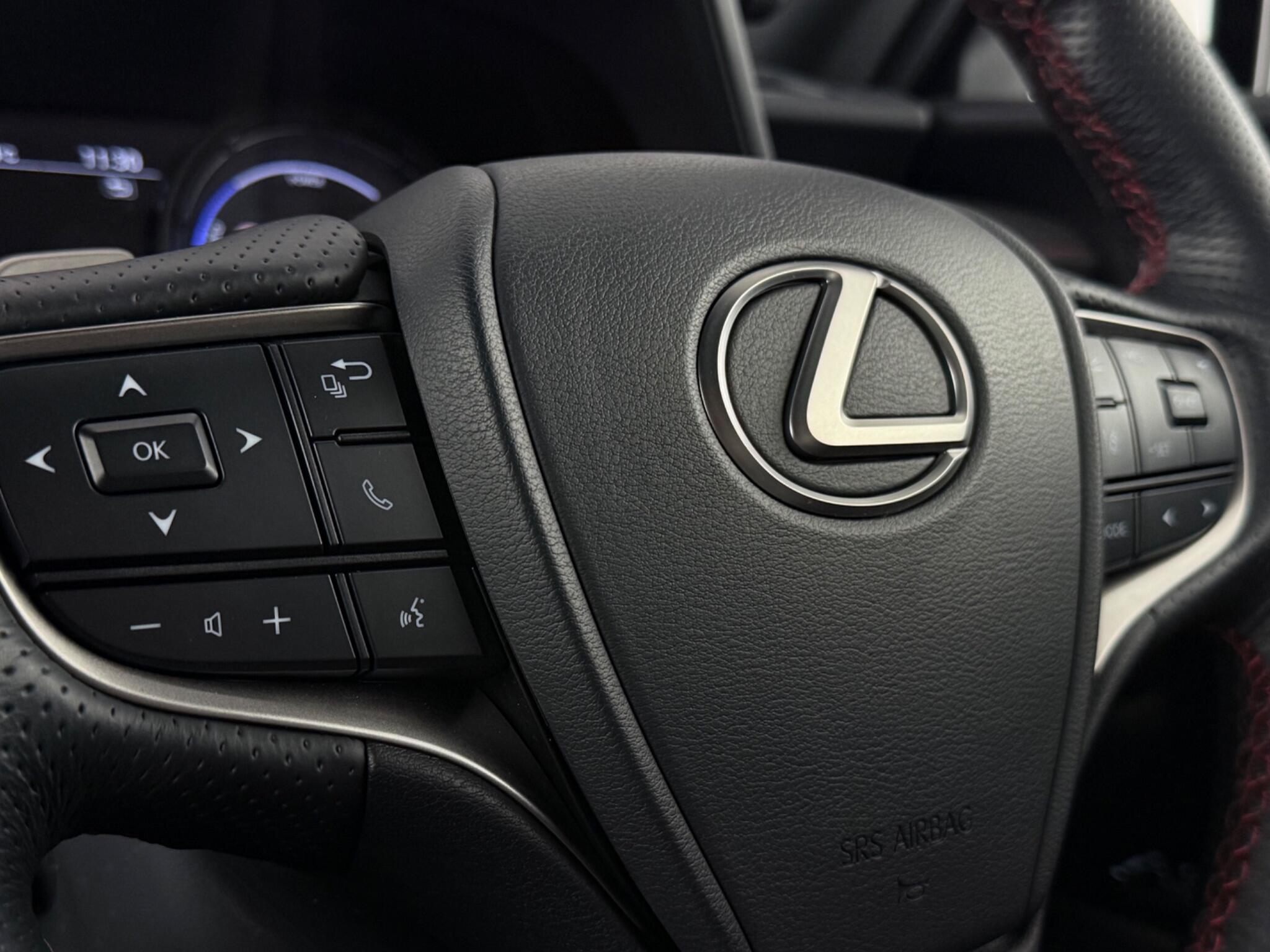 Lexus Ux view 22