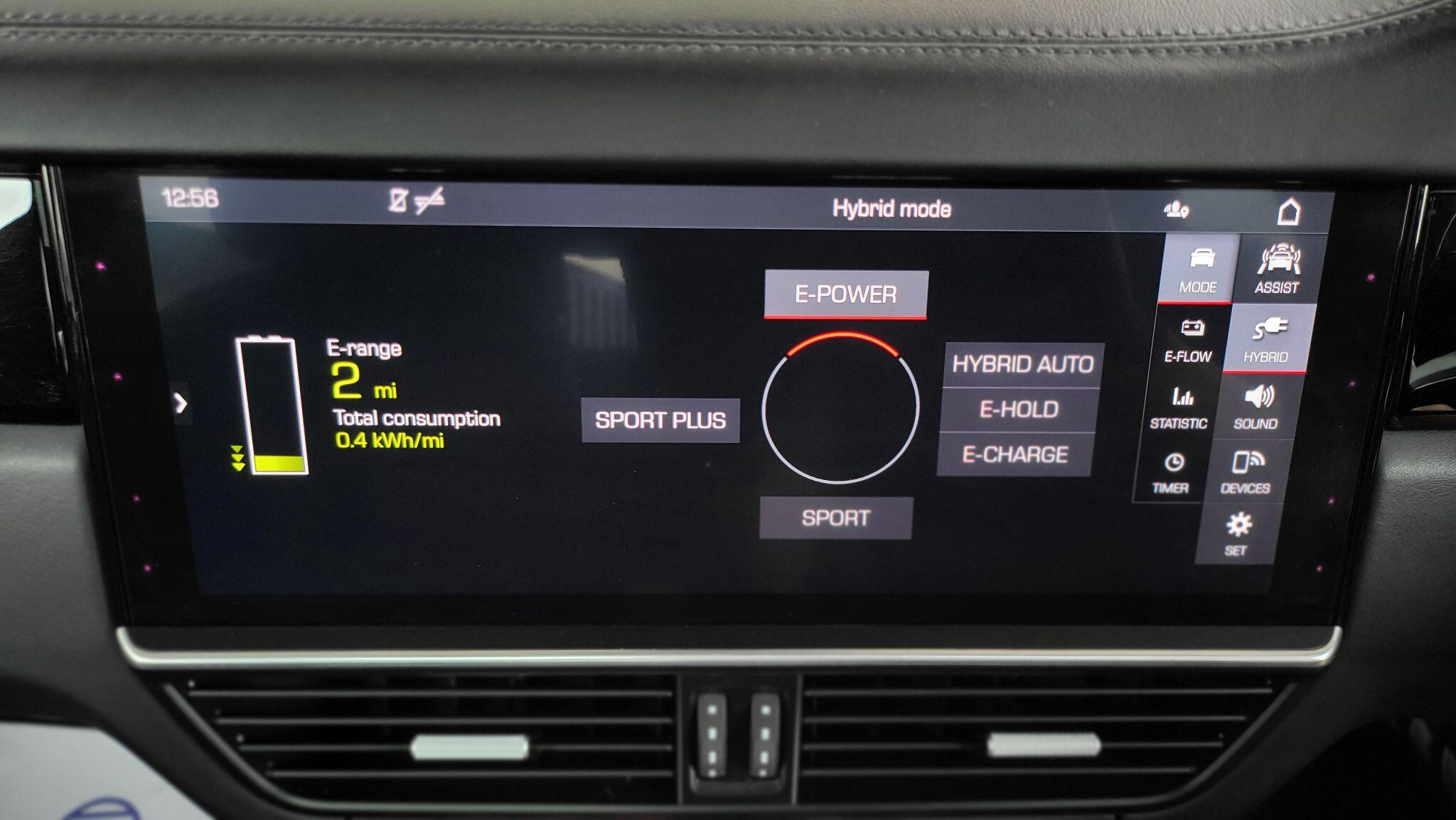 Porsche Cayenne view 29