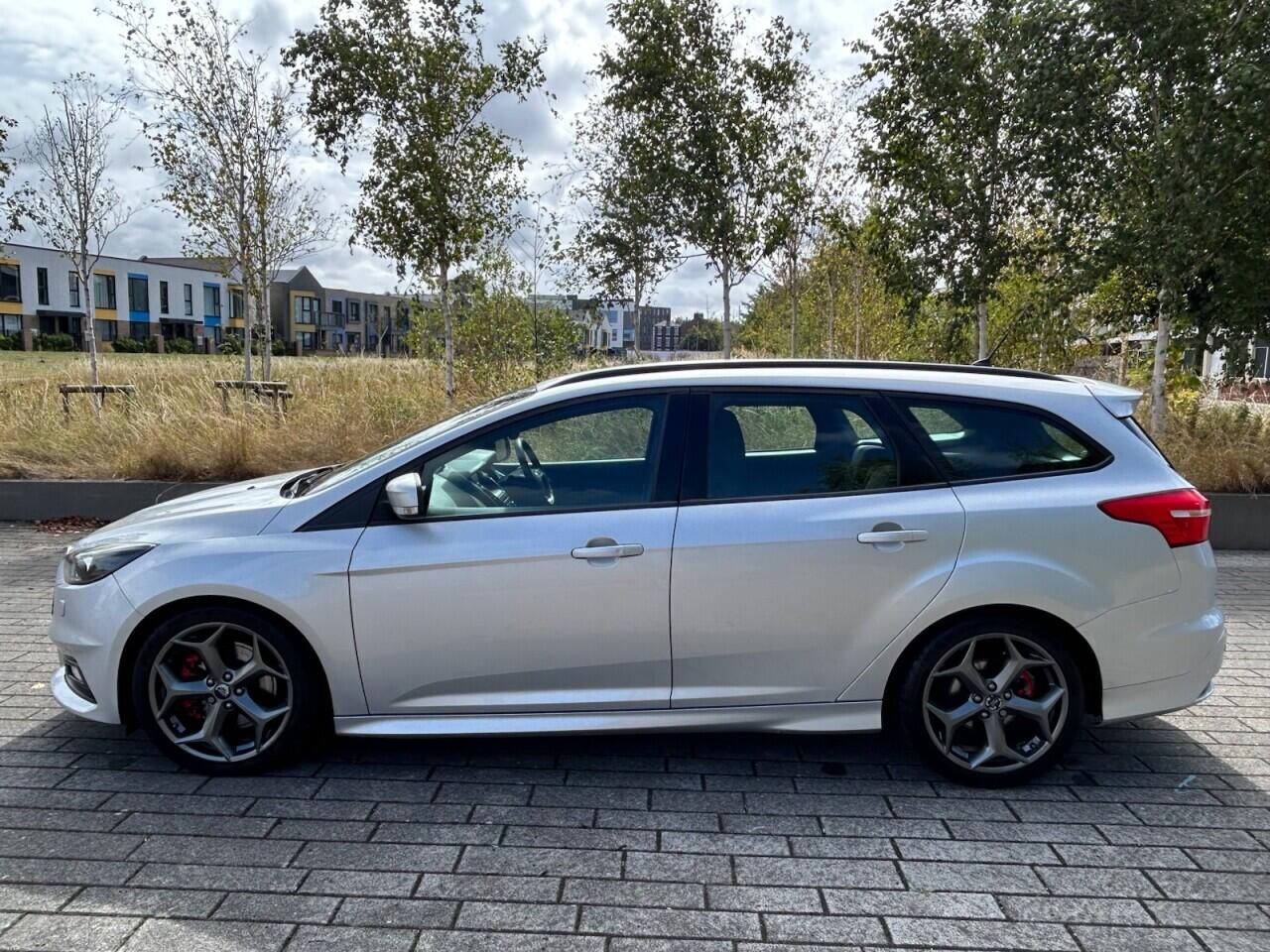 Ford Focus view 17