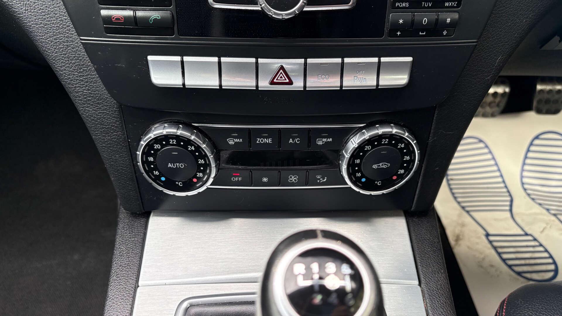 Mercedes-Benz C-Class view 28