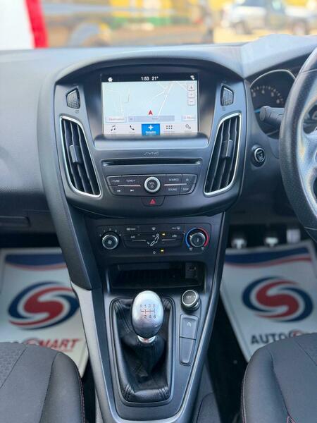 Ford Focus view 13