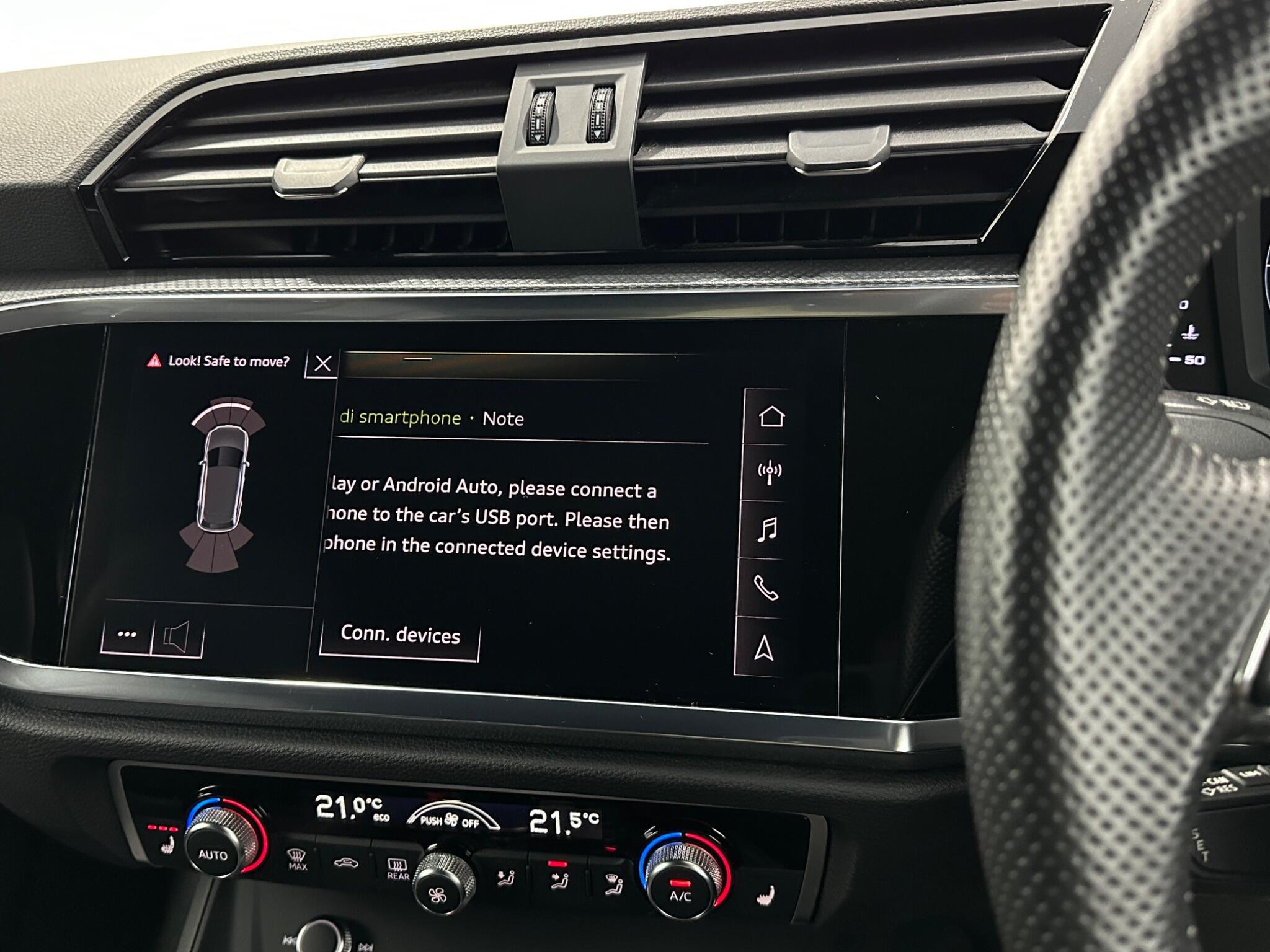 Audi Q3 view 23
