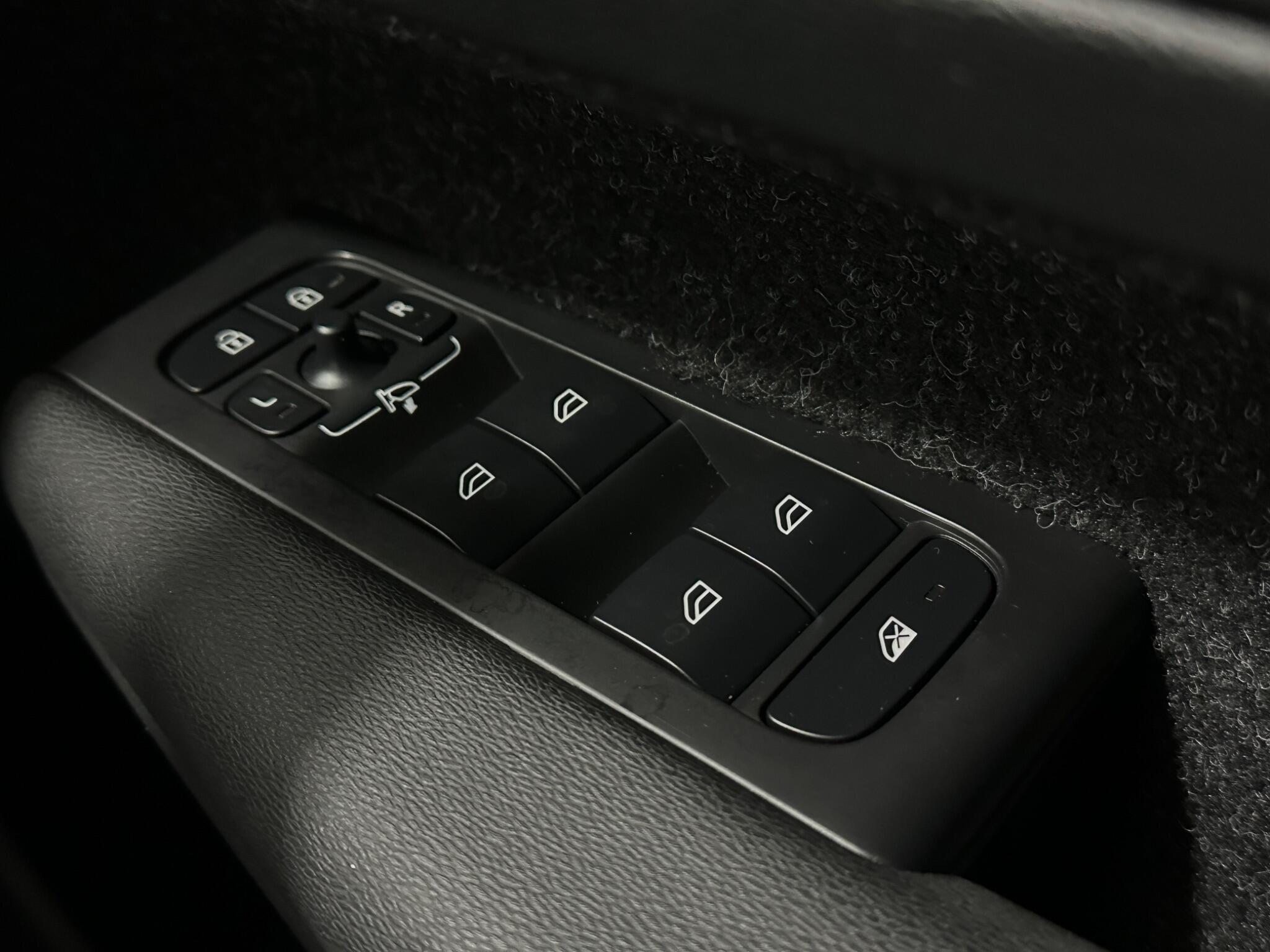 Volvo XC40 view 19