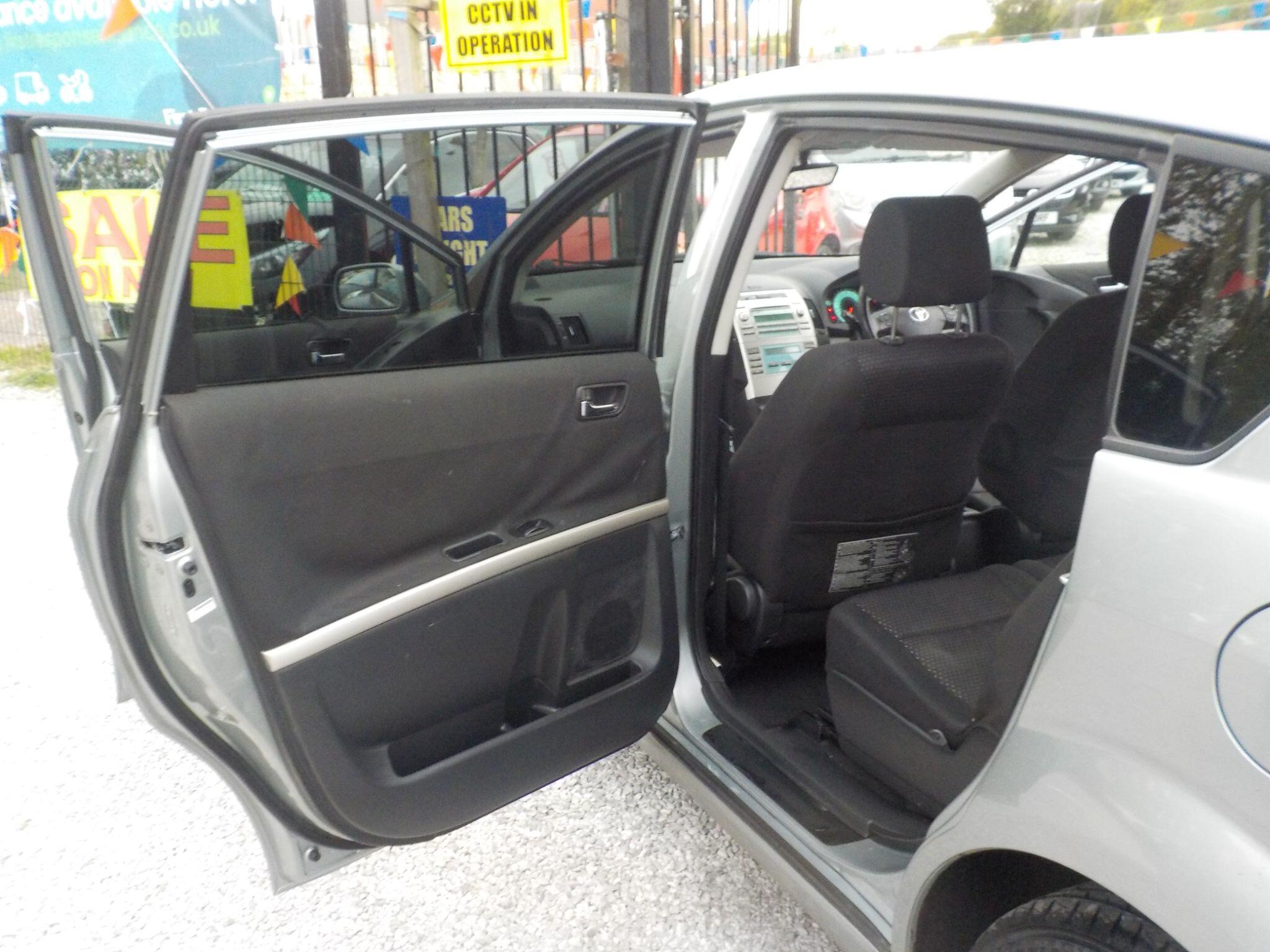 Toyota Corolla Verso 2.2 D-4D SR 5dr