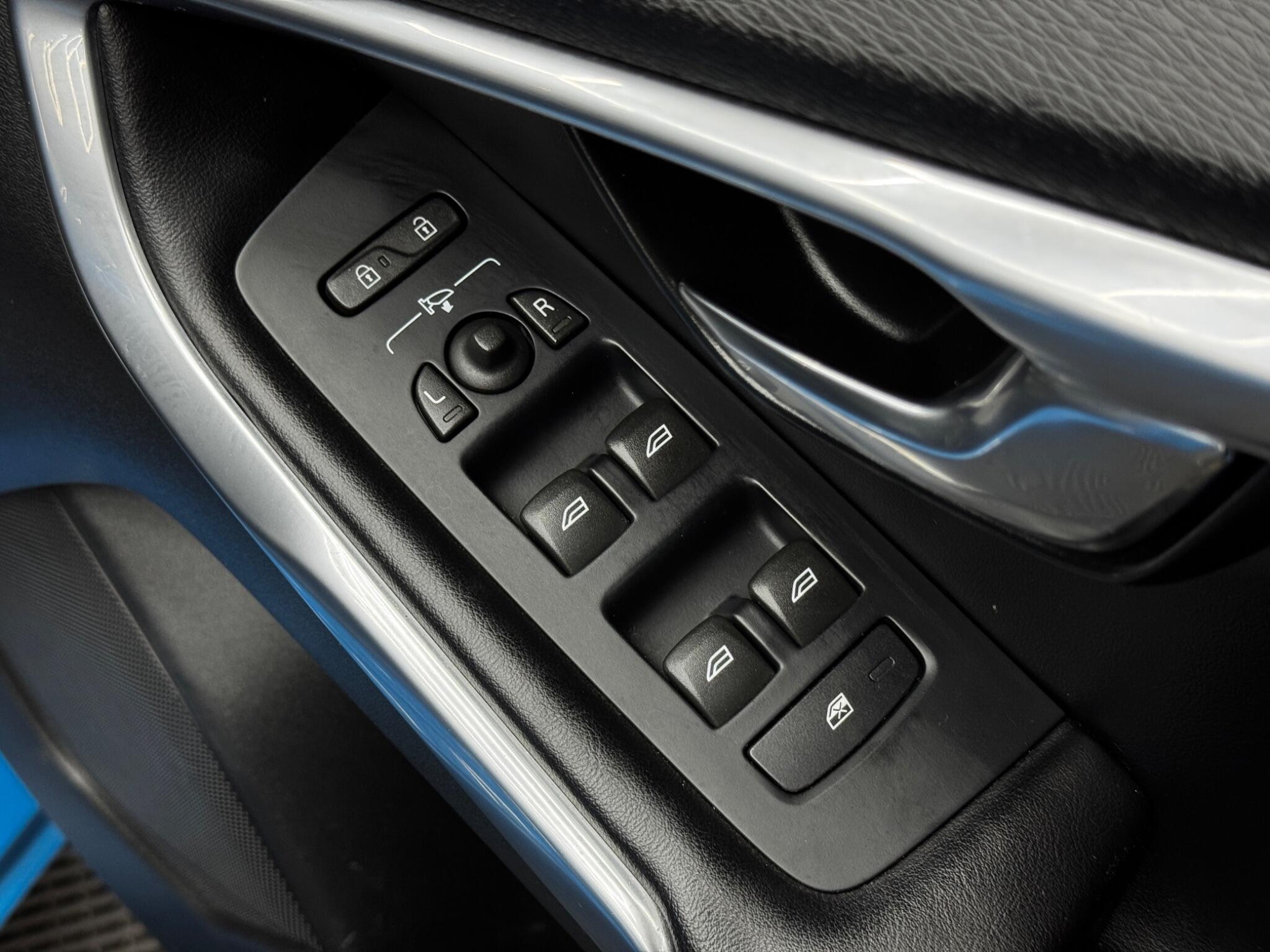 Volvo V40 view 38