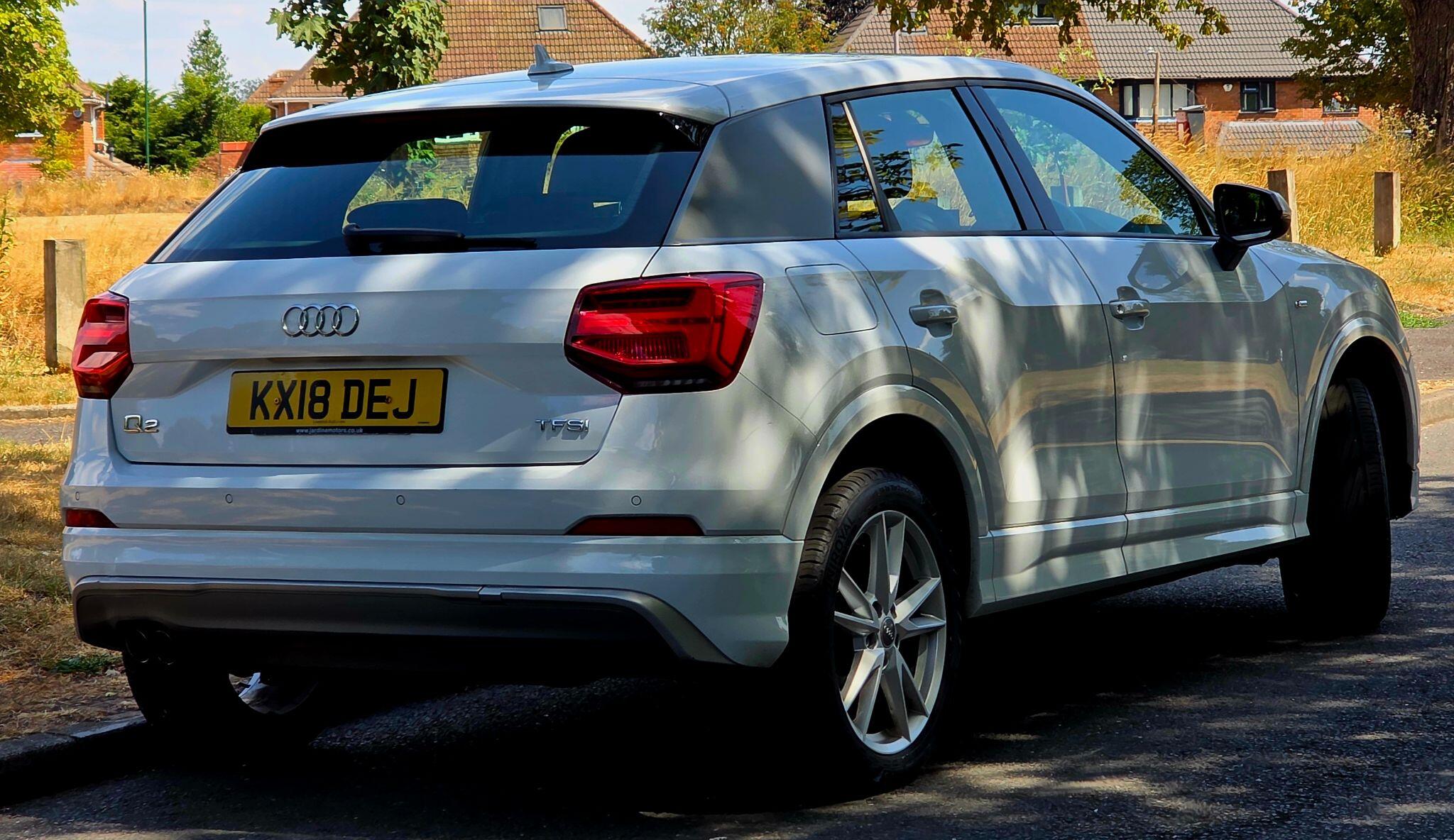 Audi Q2 view 13