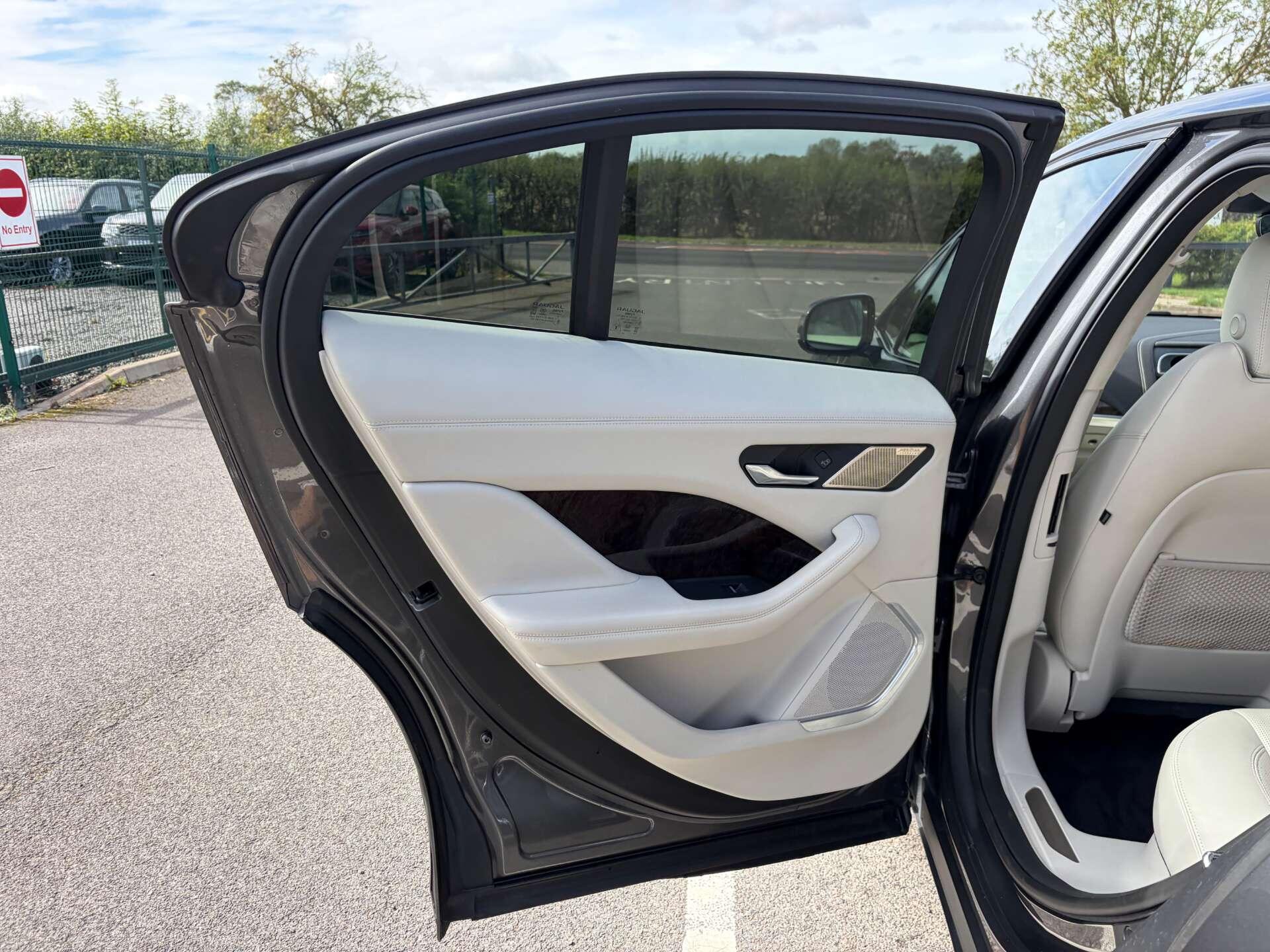 Jaguar I-Pace view 19