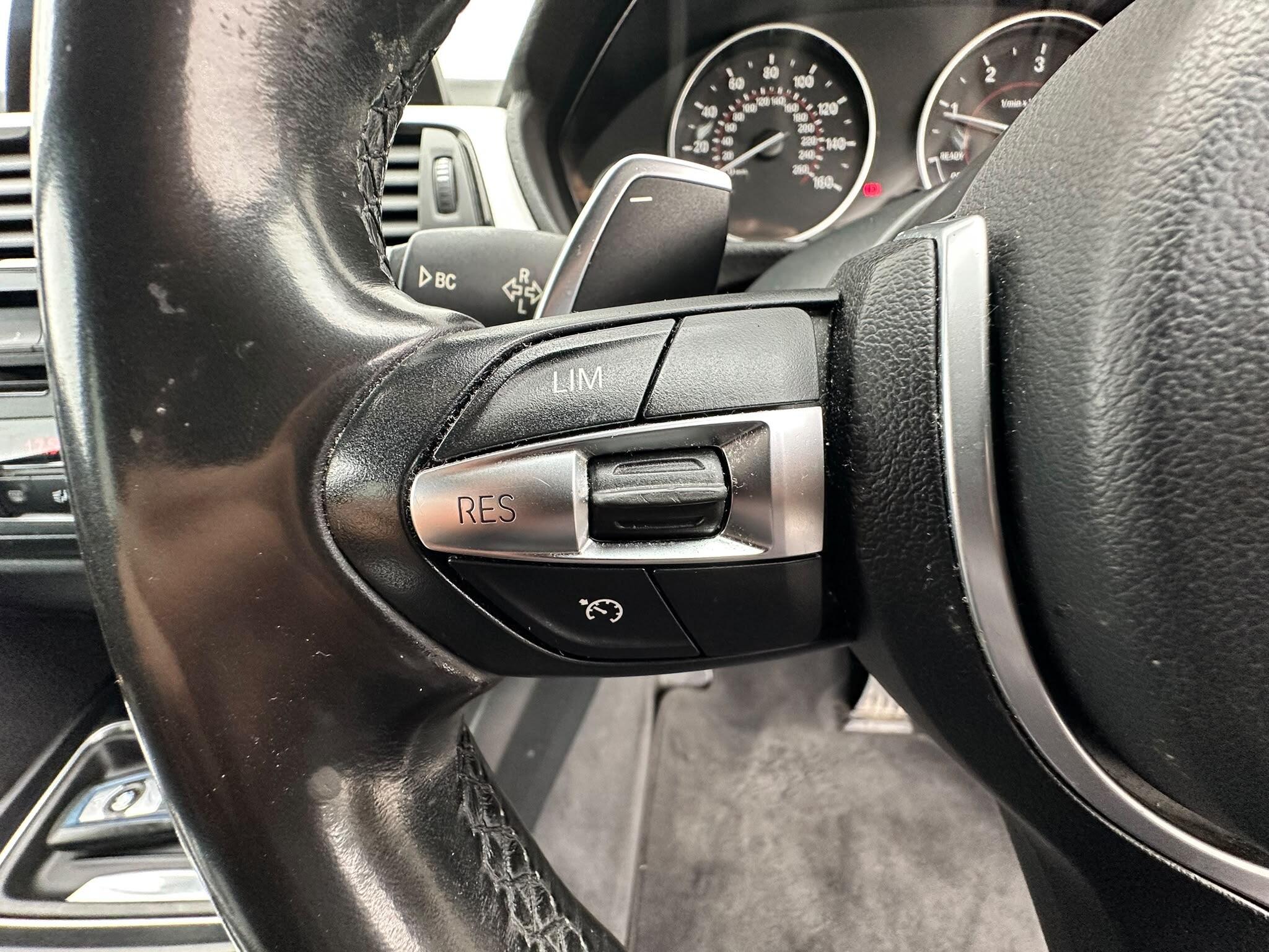 BMW 3 Series view 15