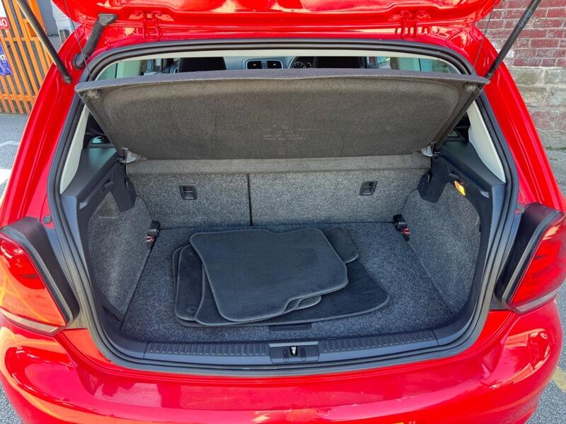 Volkswagen Polo view 14
