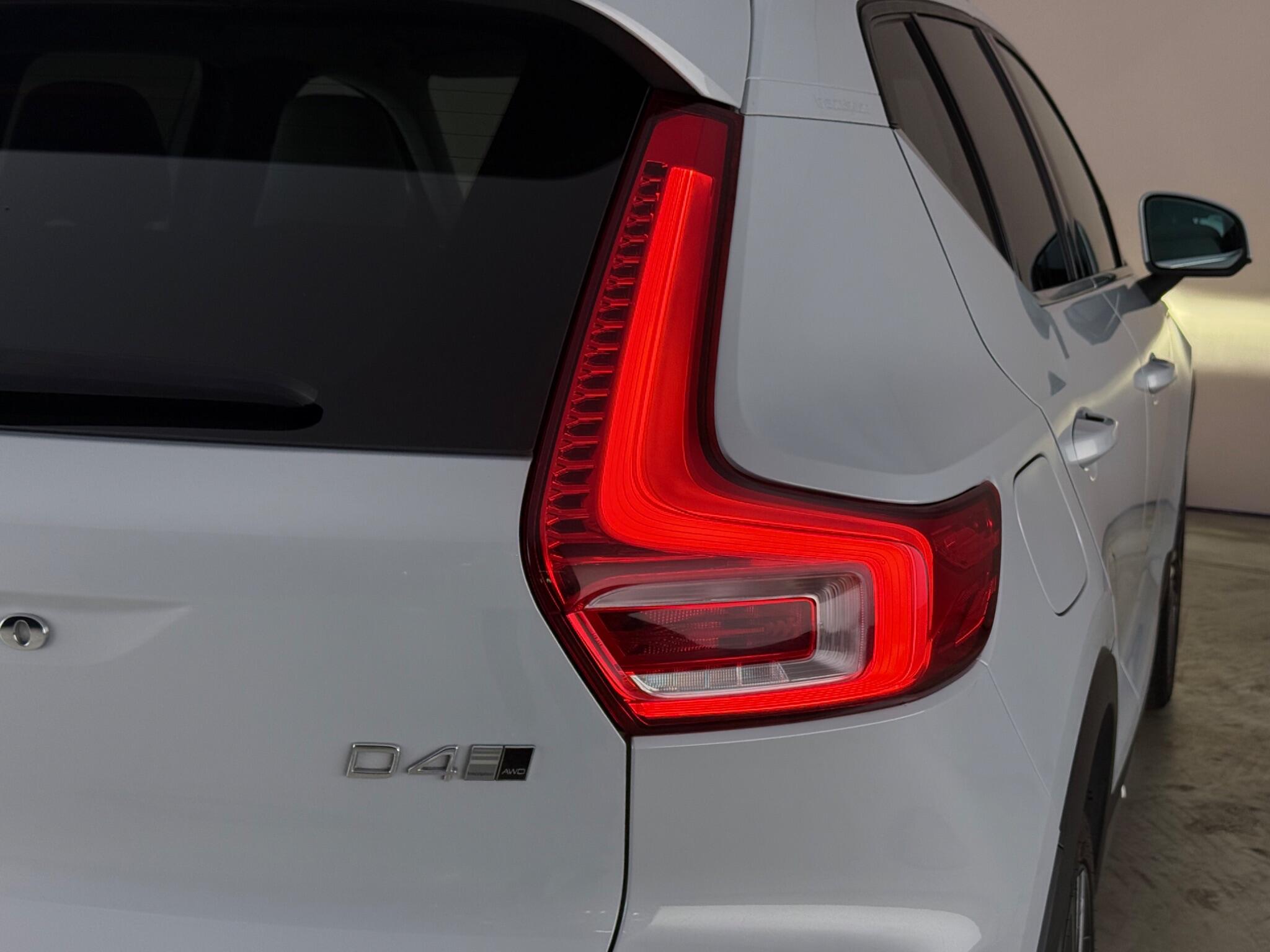 Volvo XC40 view 12