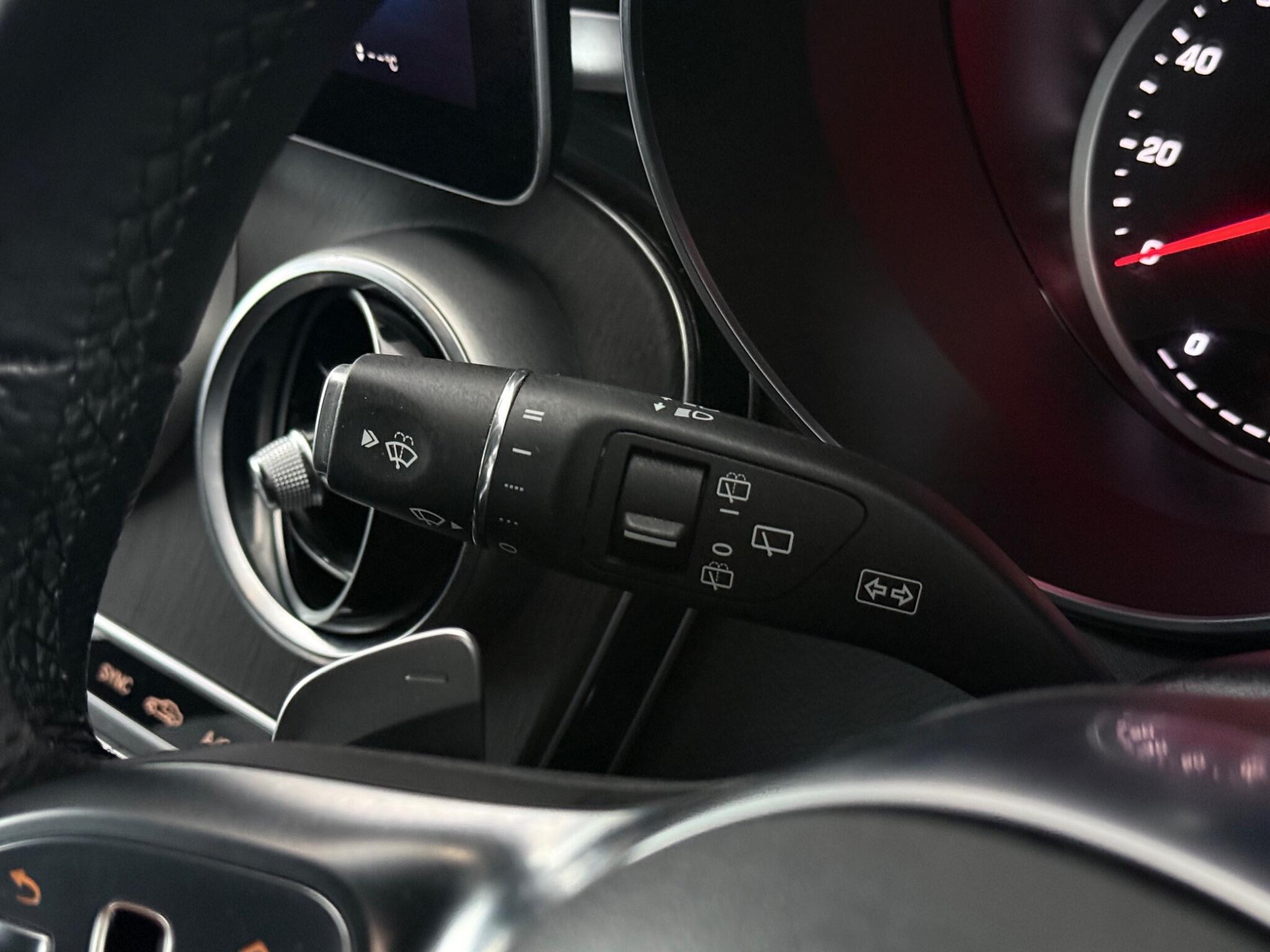 Mercedes-Benz GLC view 19