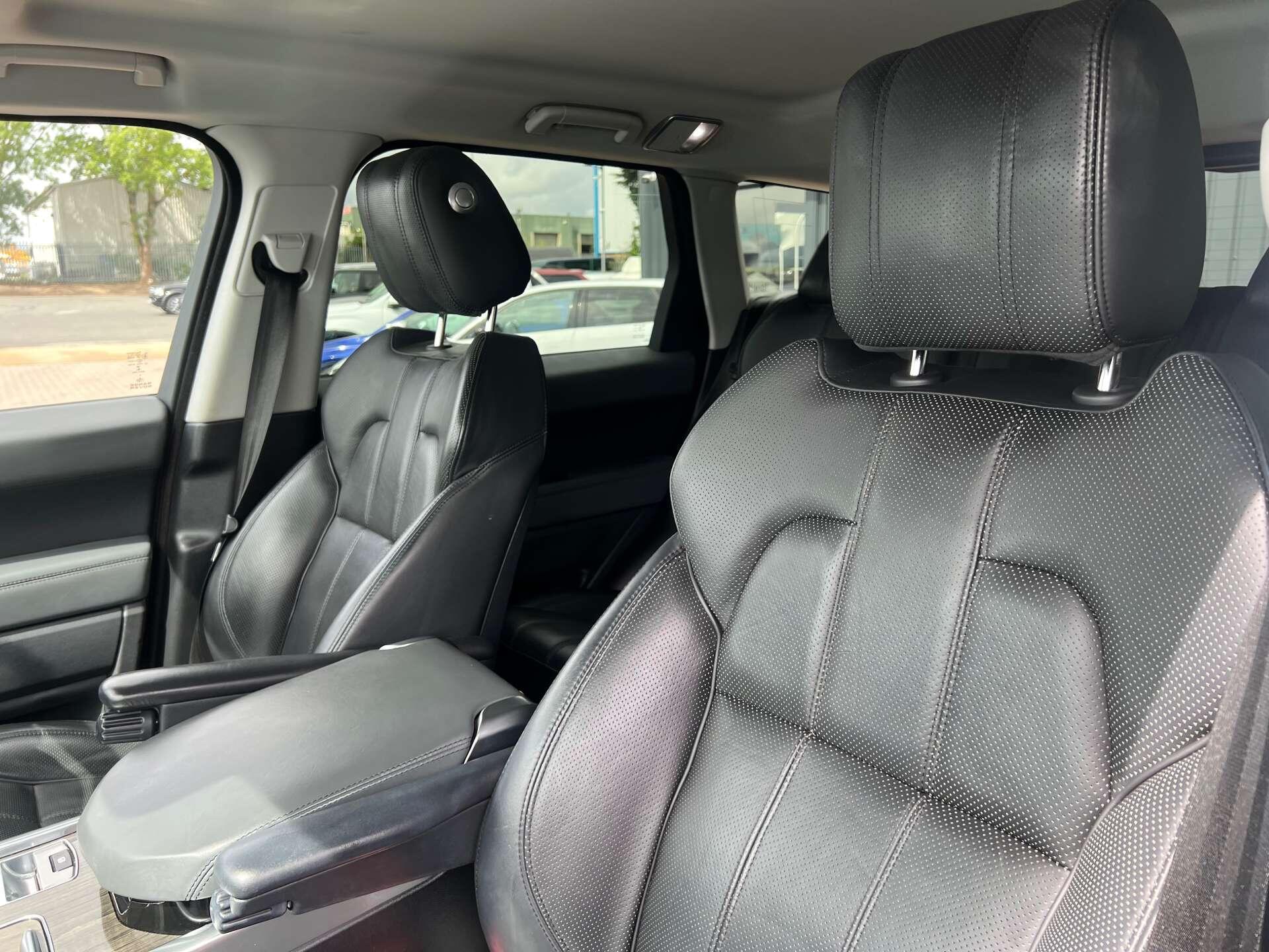Land Rover Range Rover Sport view 40