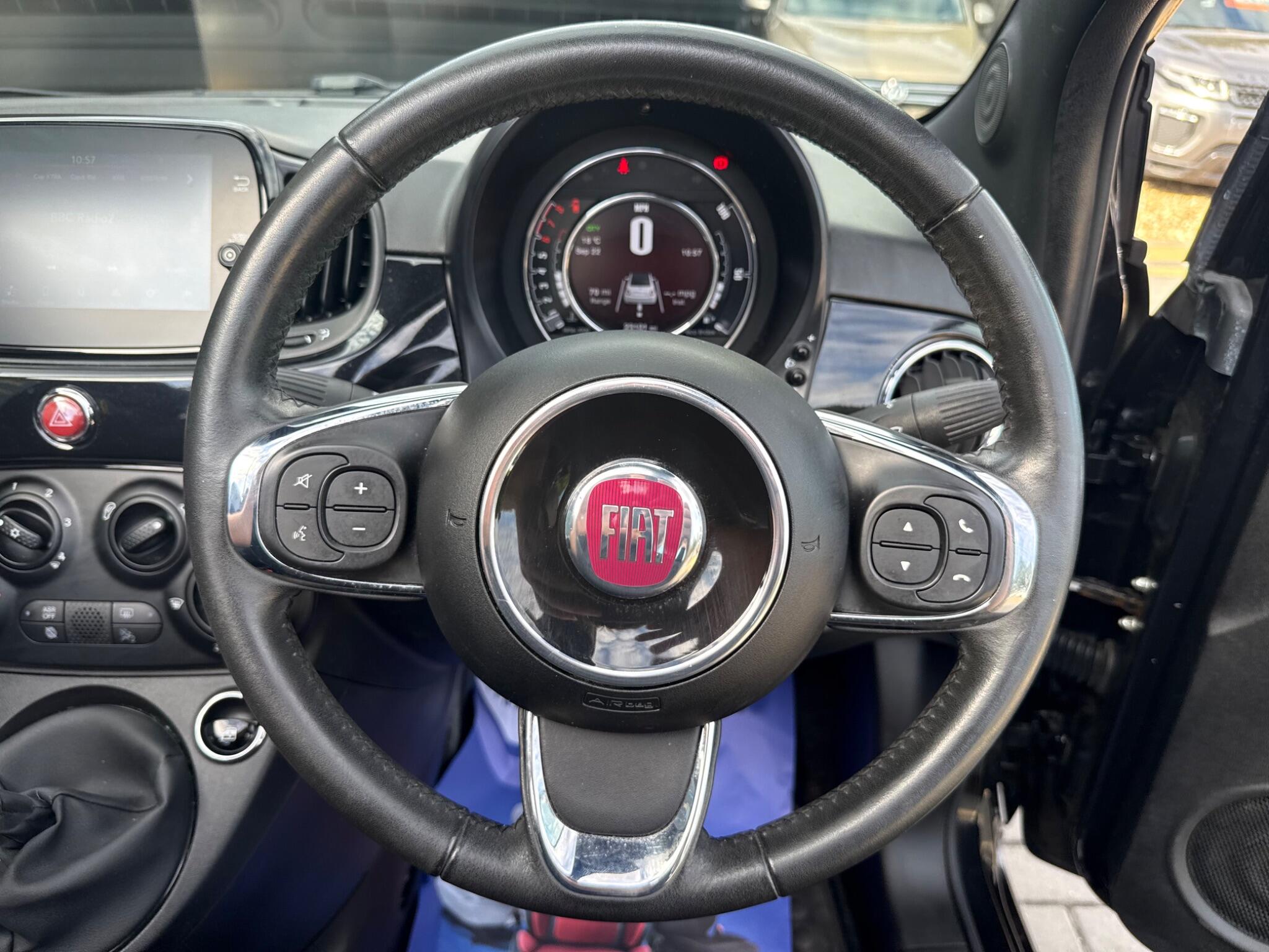 Fiat 500C view 26