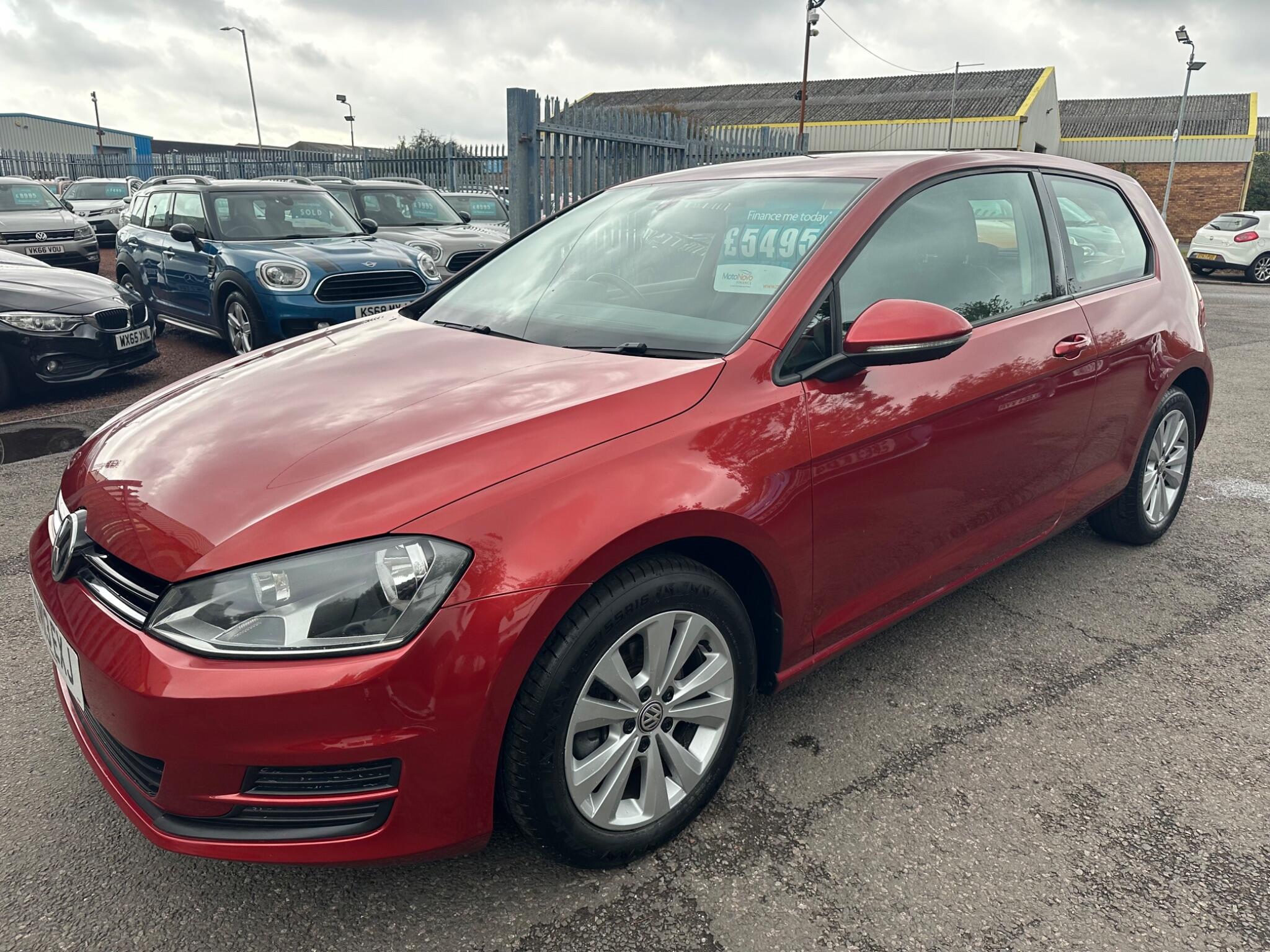 Volkswagen Golf view 3