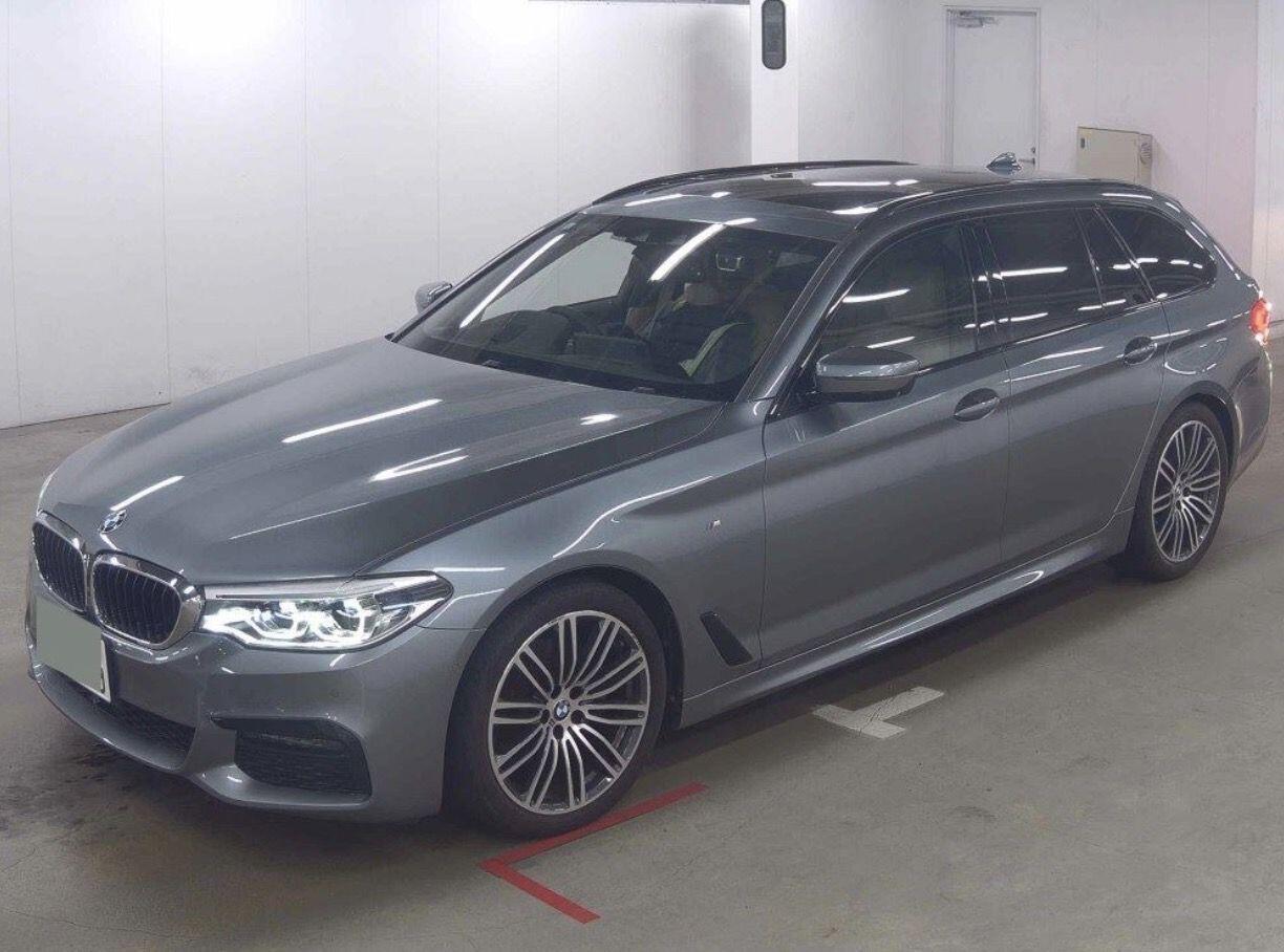BMW 5 Series view 3