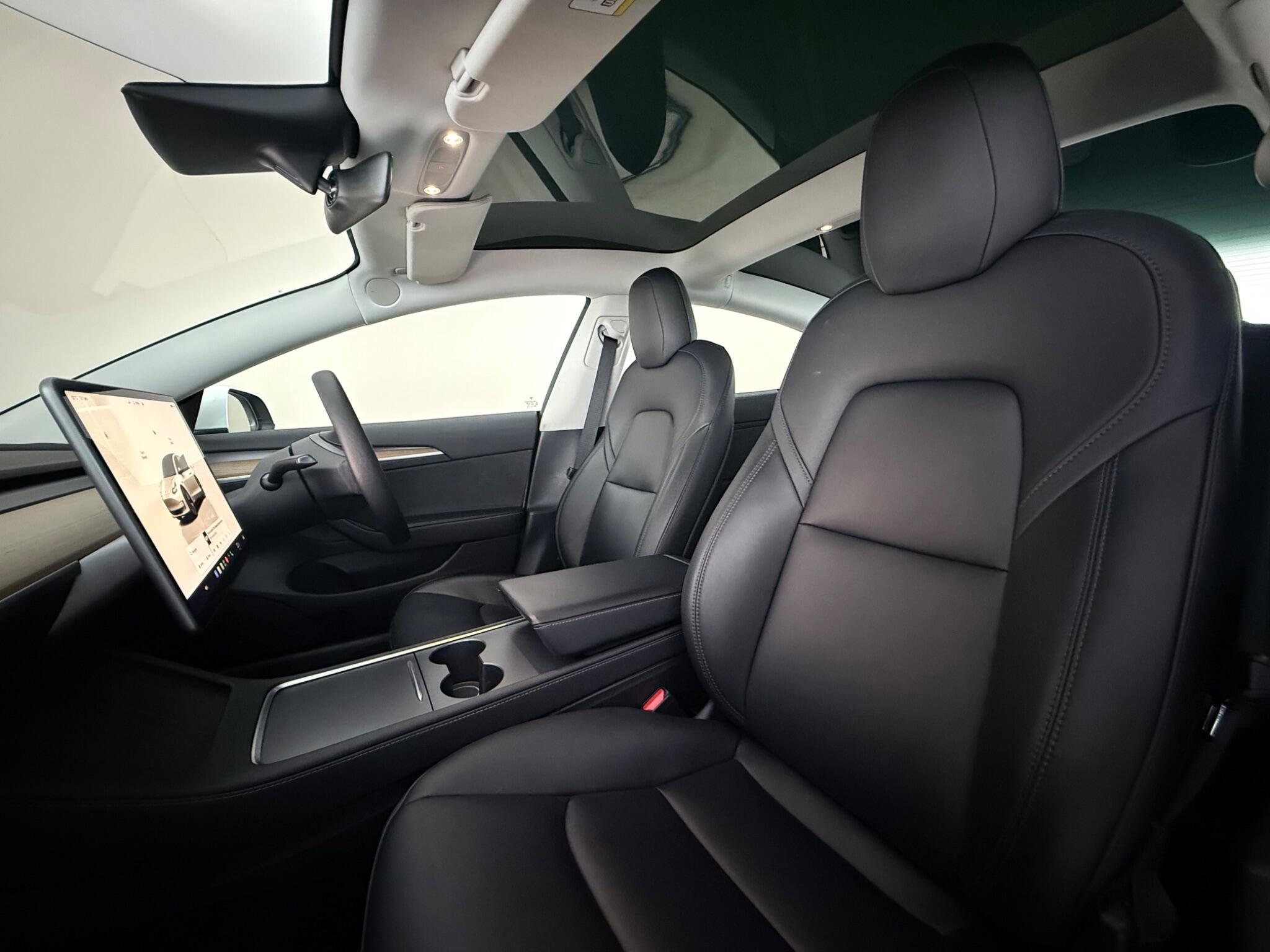 Tesla Model 3 view 38