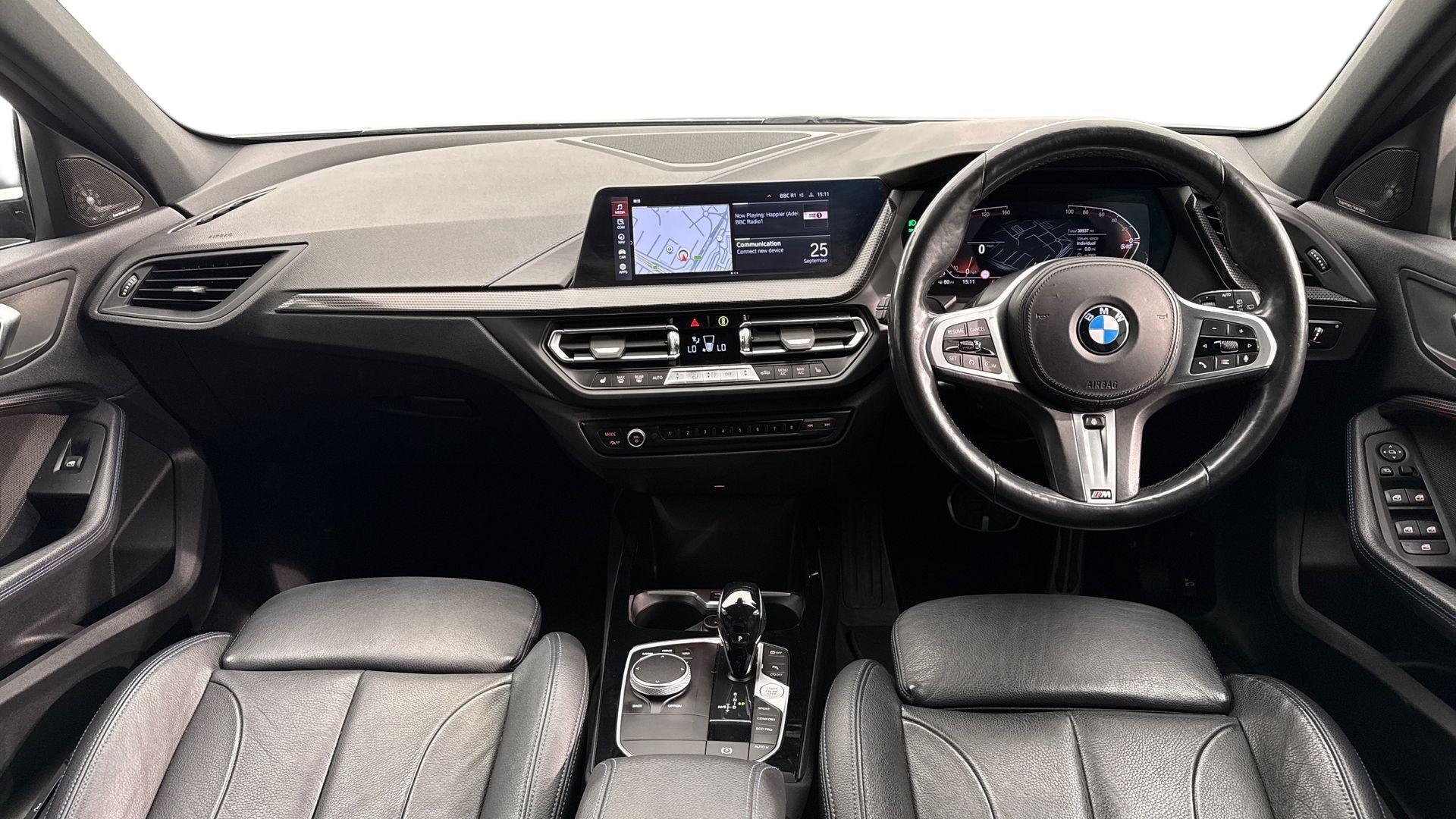 BMW 1 Series view 4