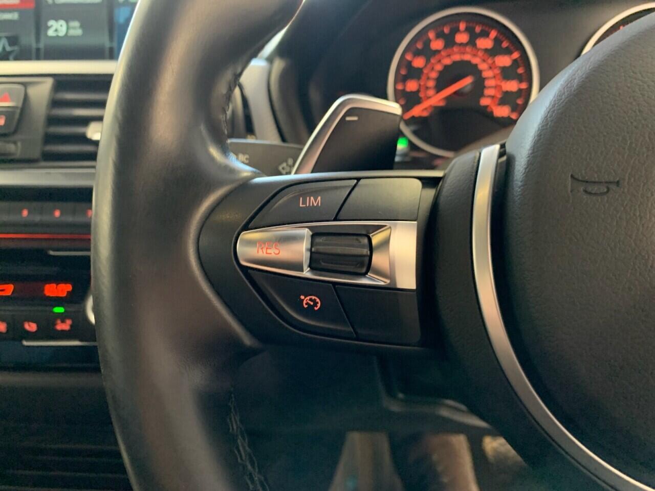 BMW 3 Series view 35