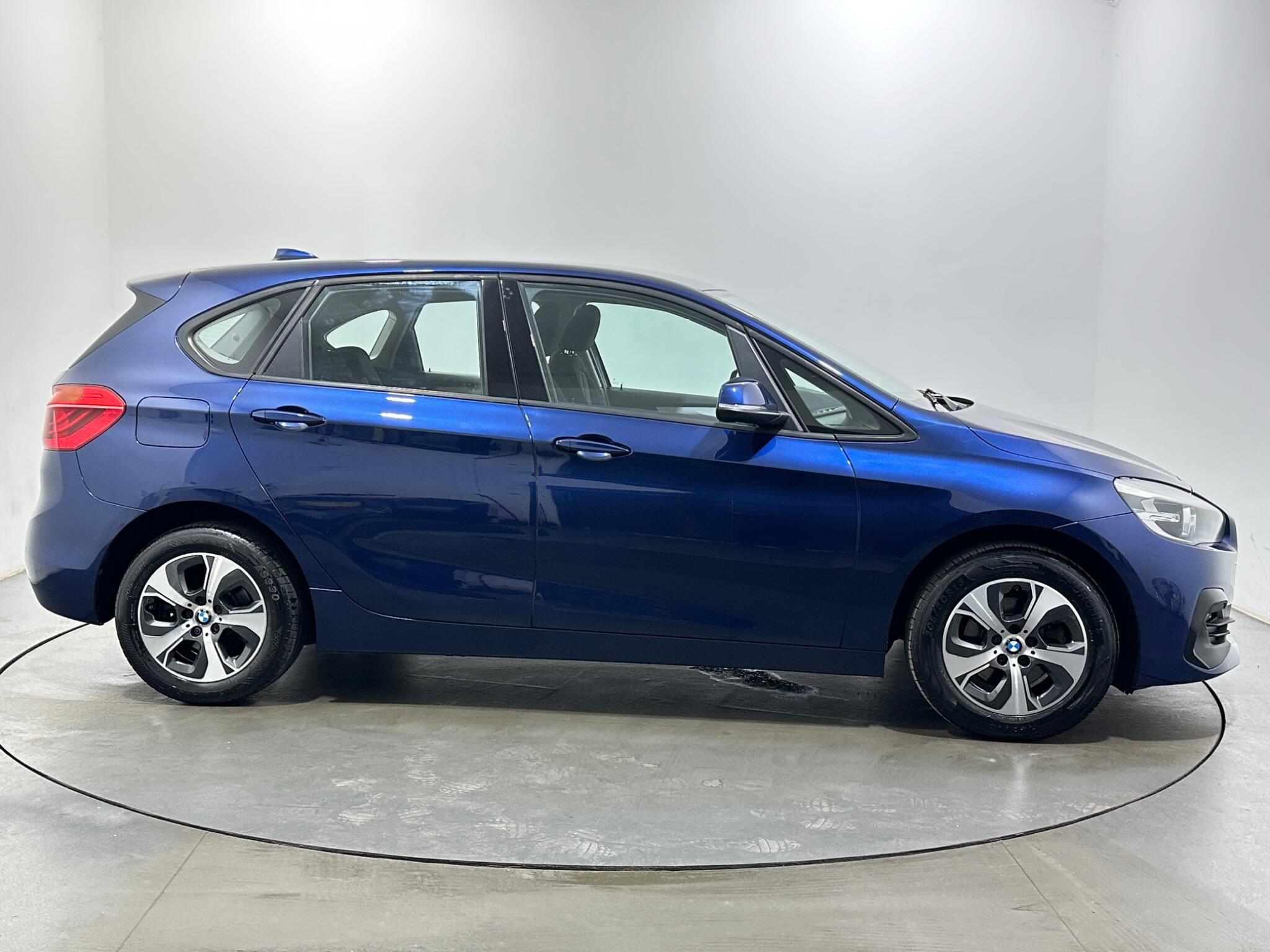 BMW 2 Series view 9