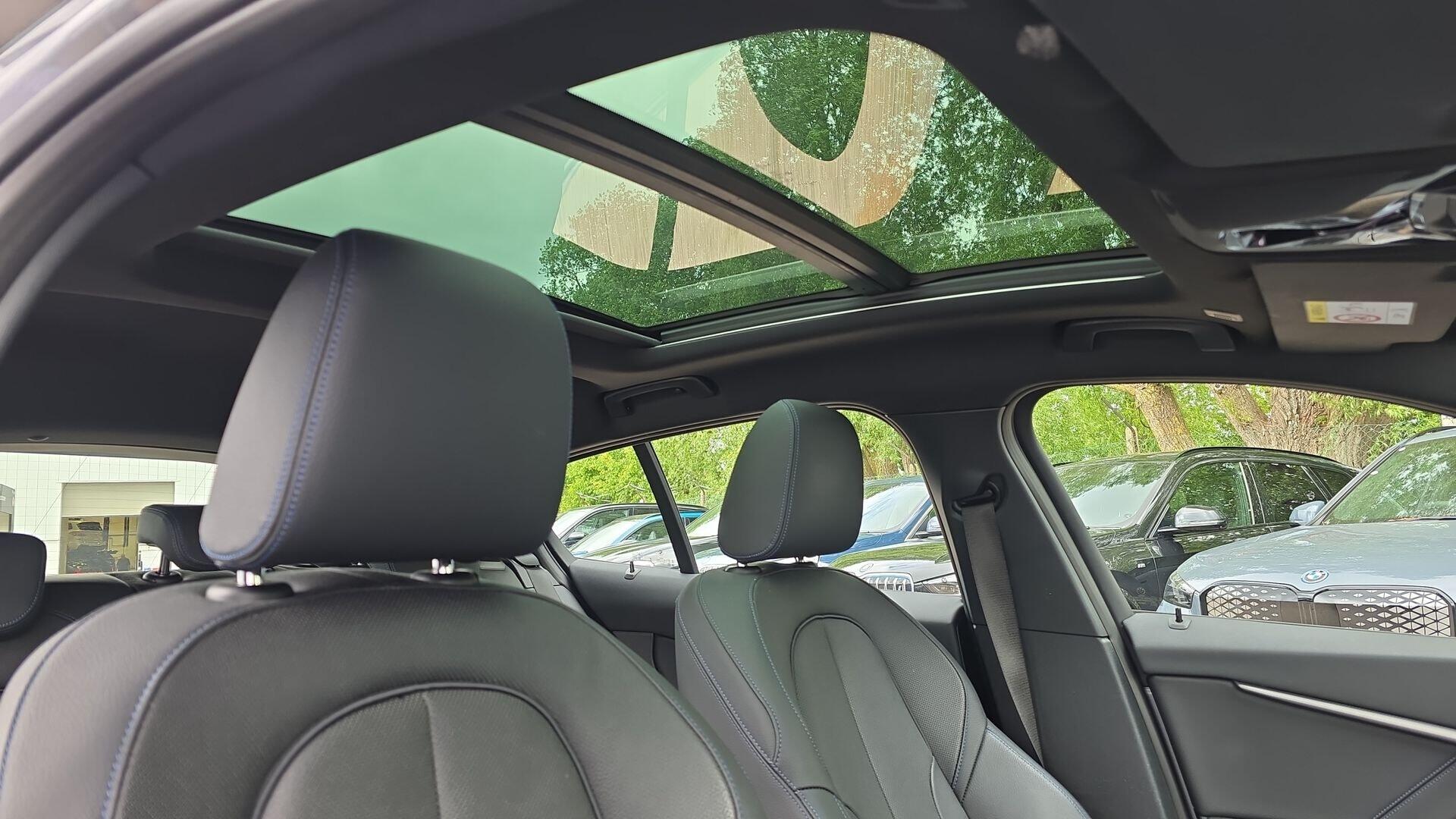 BMW 1 Series view 23