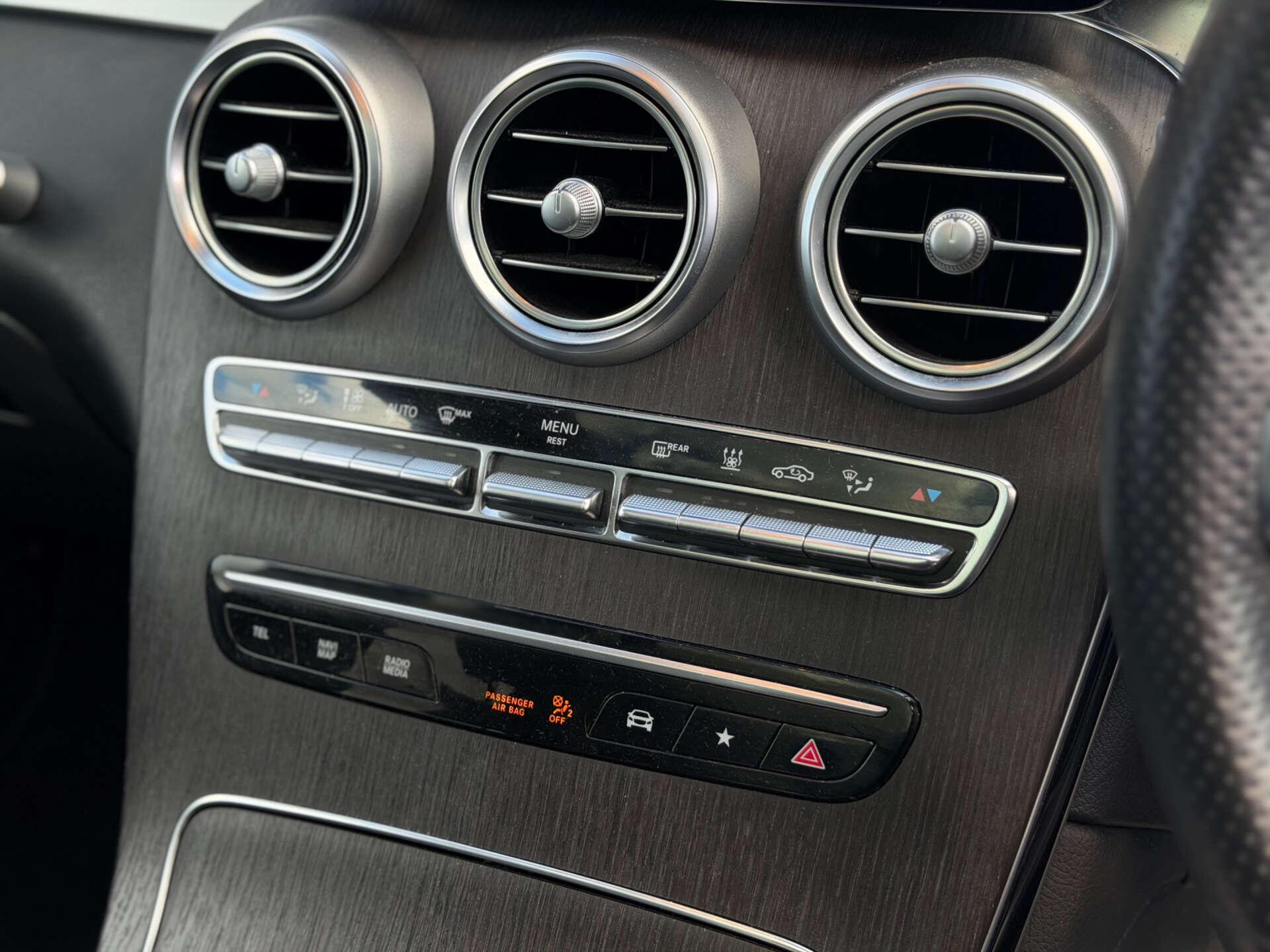 Mercedes-Benz GLC view 27