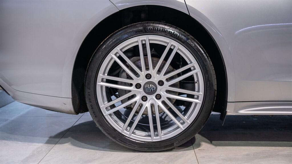 Porsche Panamera view 4