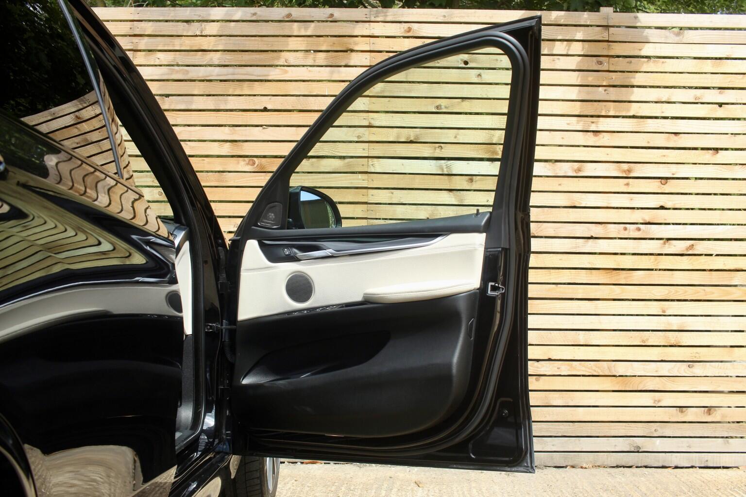 BMW X5 view 36