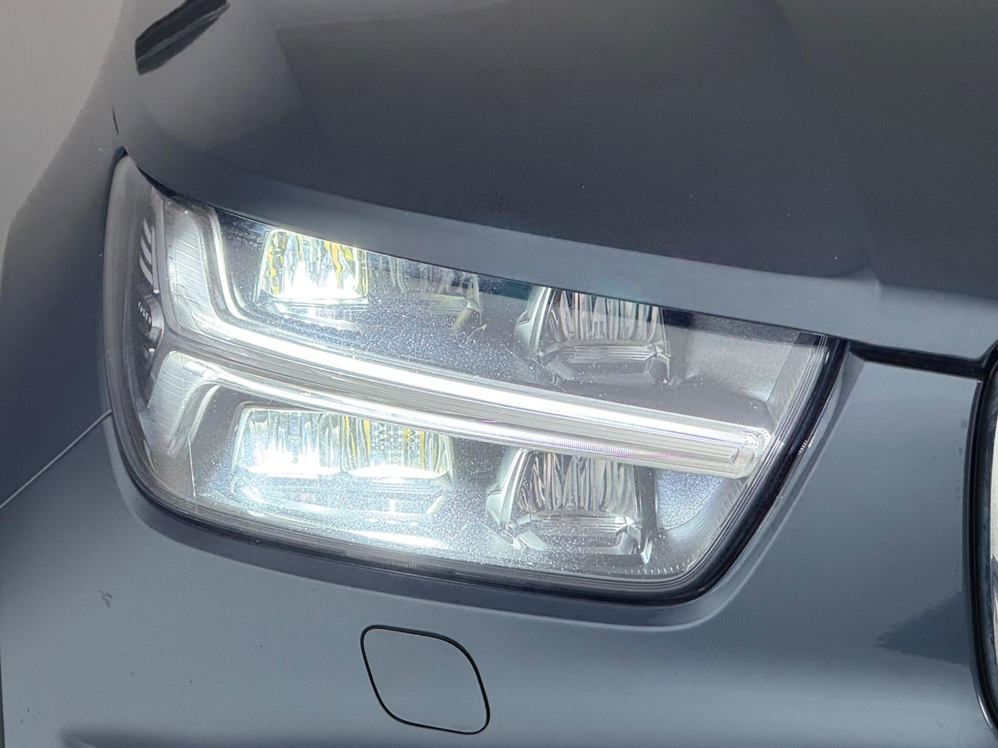 Volvo XC40 view 4
