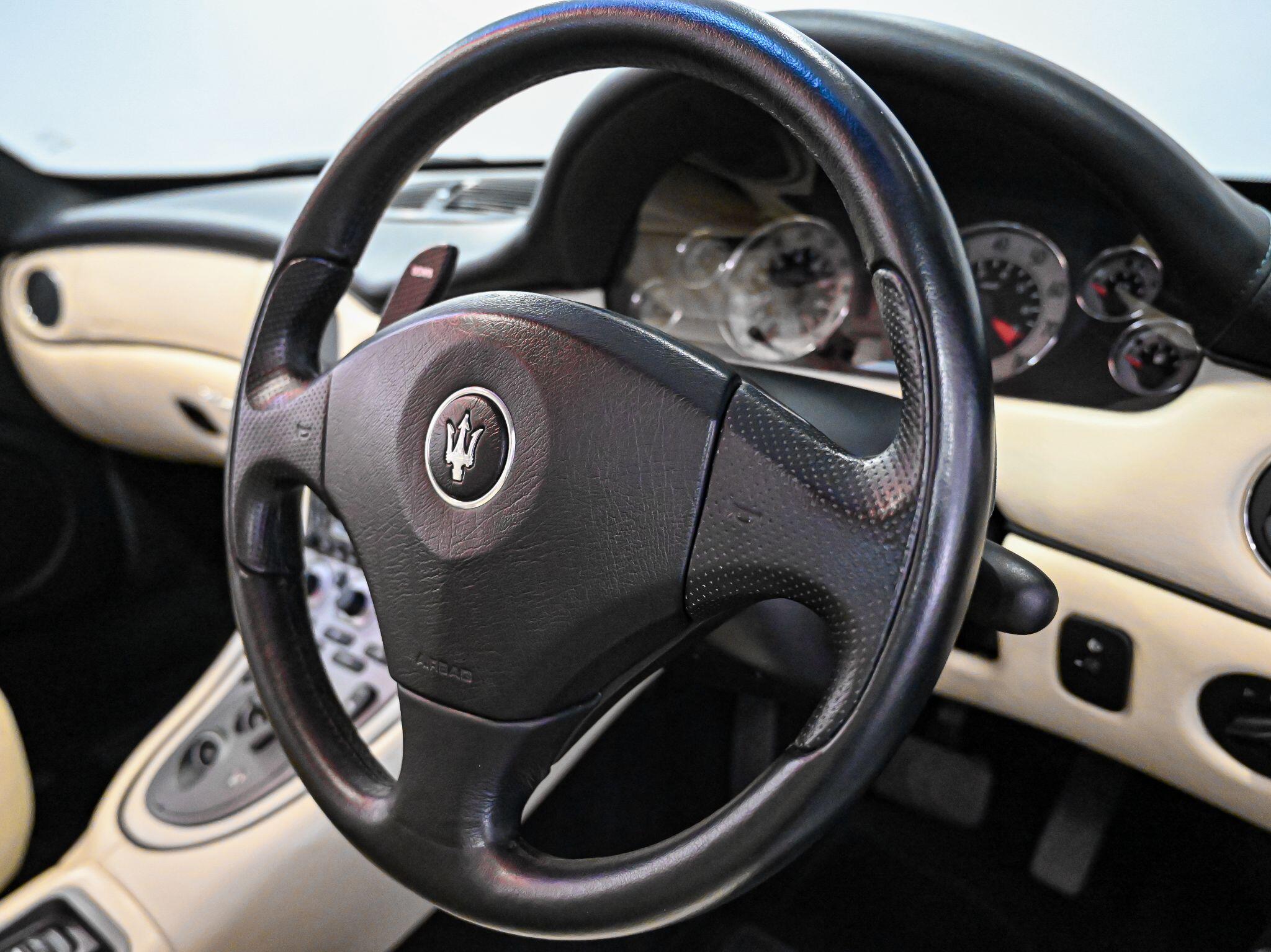 Maserati Coupe view 22