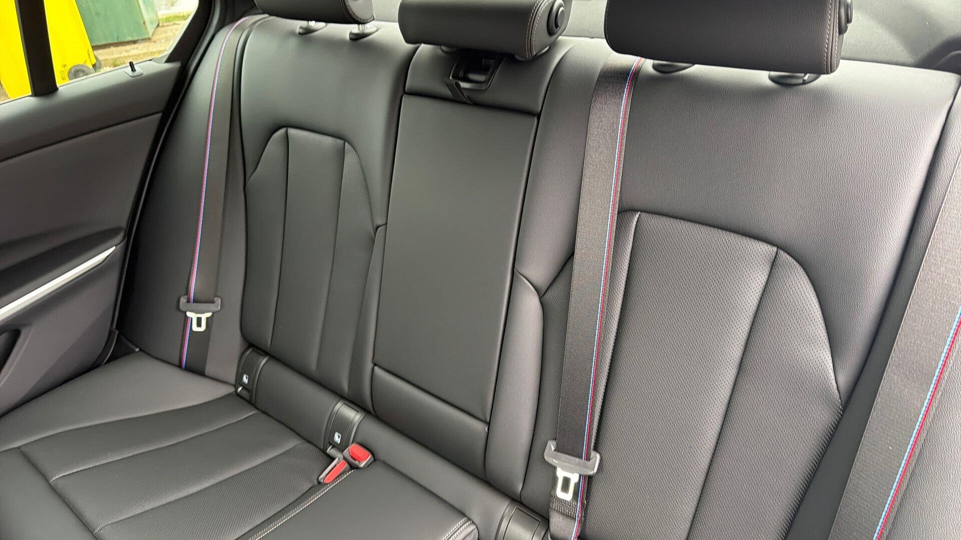 BMW 3 Series view 12