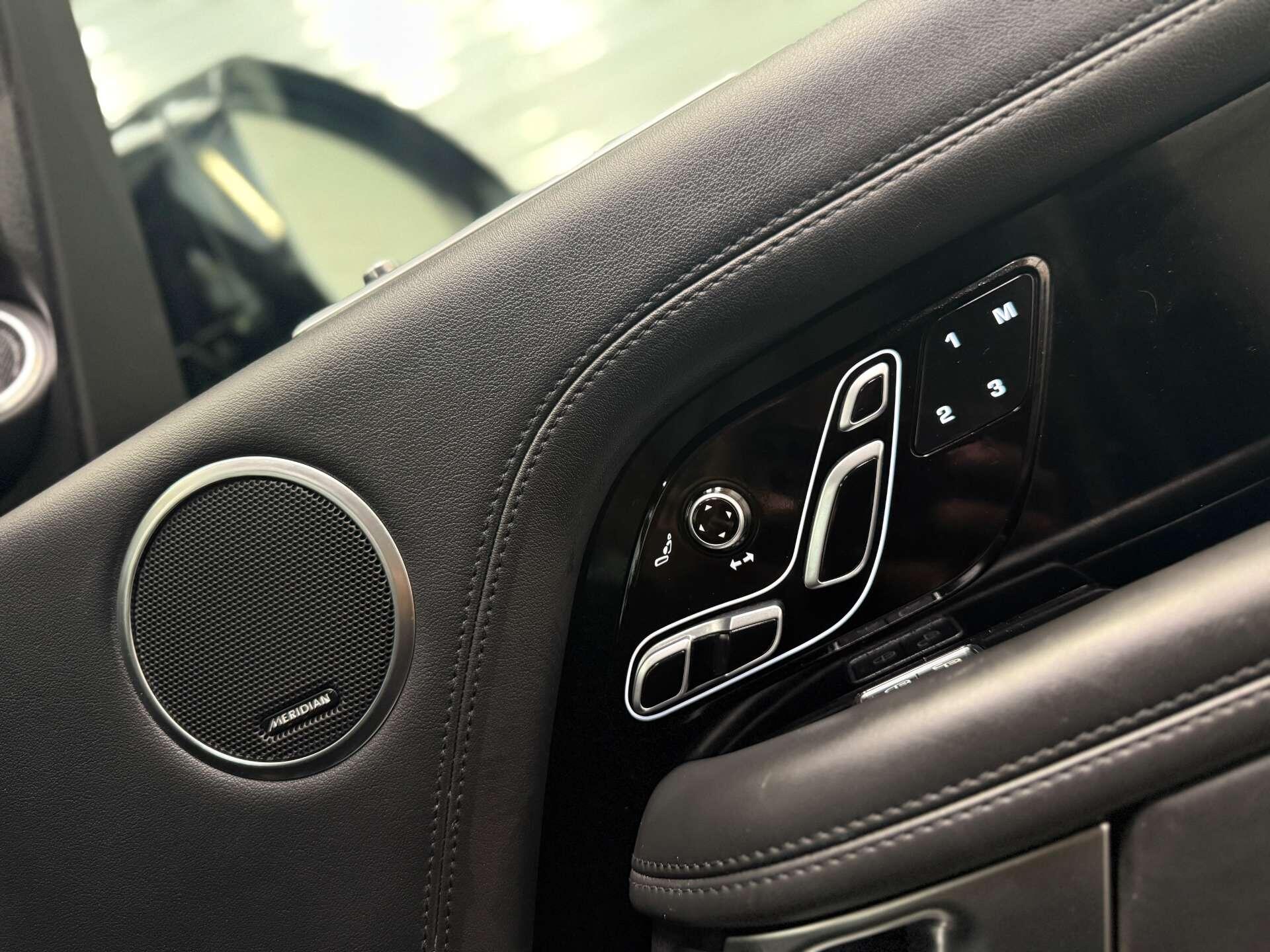 Land Rover Range Rover view 28
