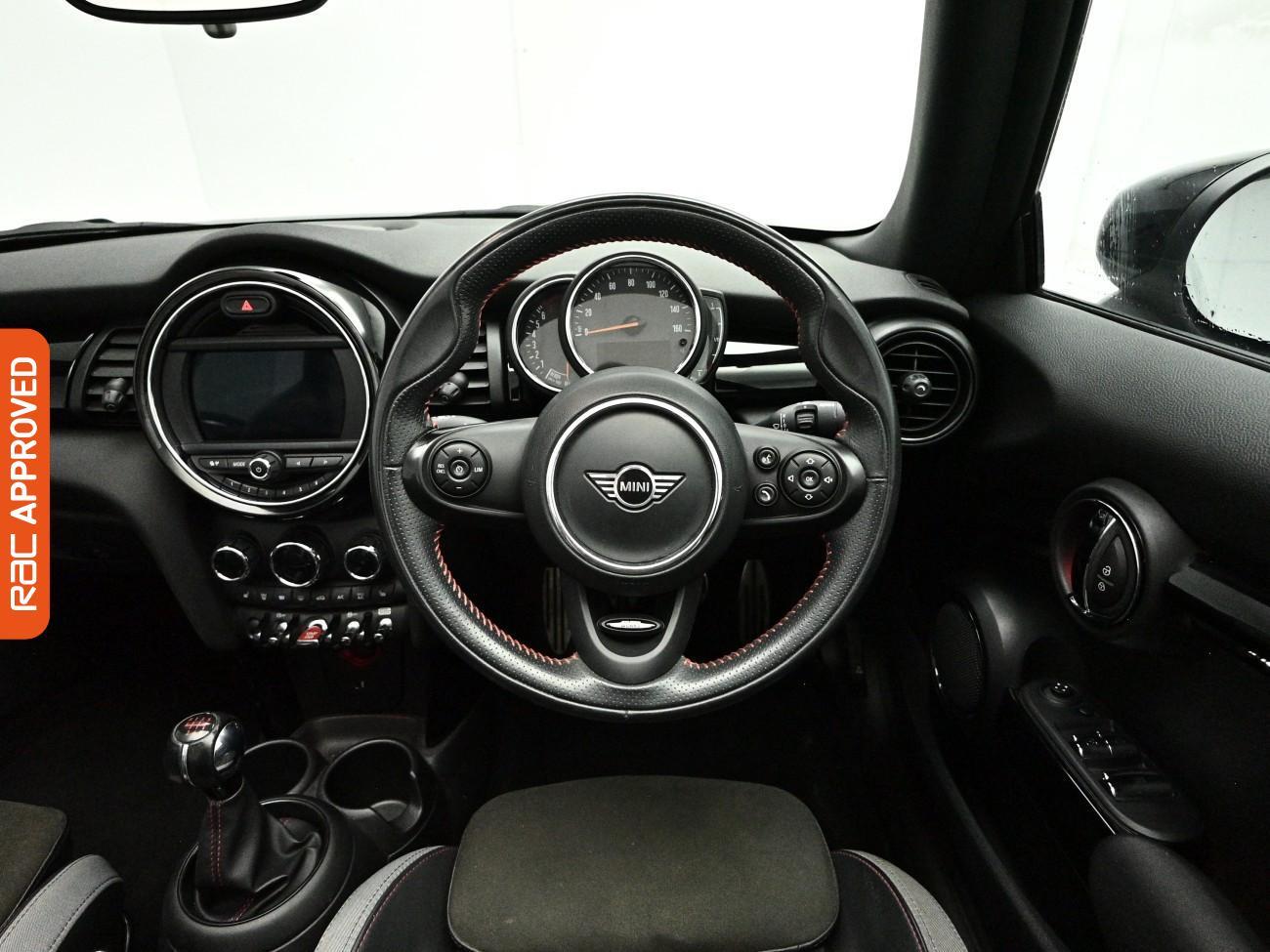 Mini Convertible view 9