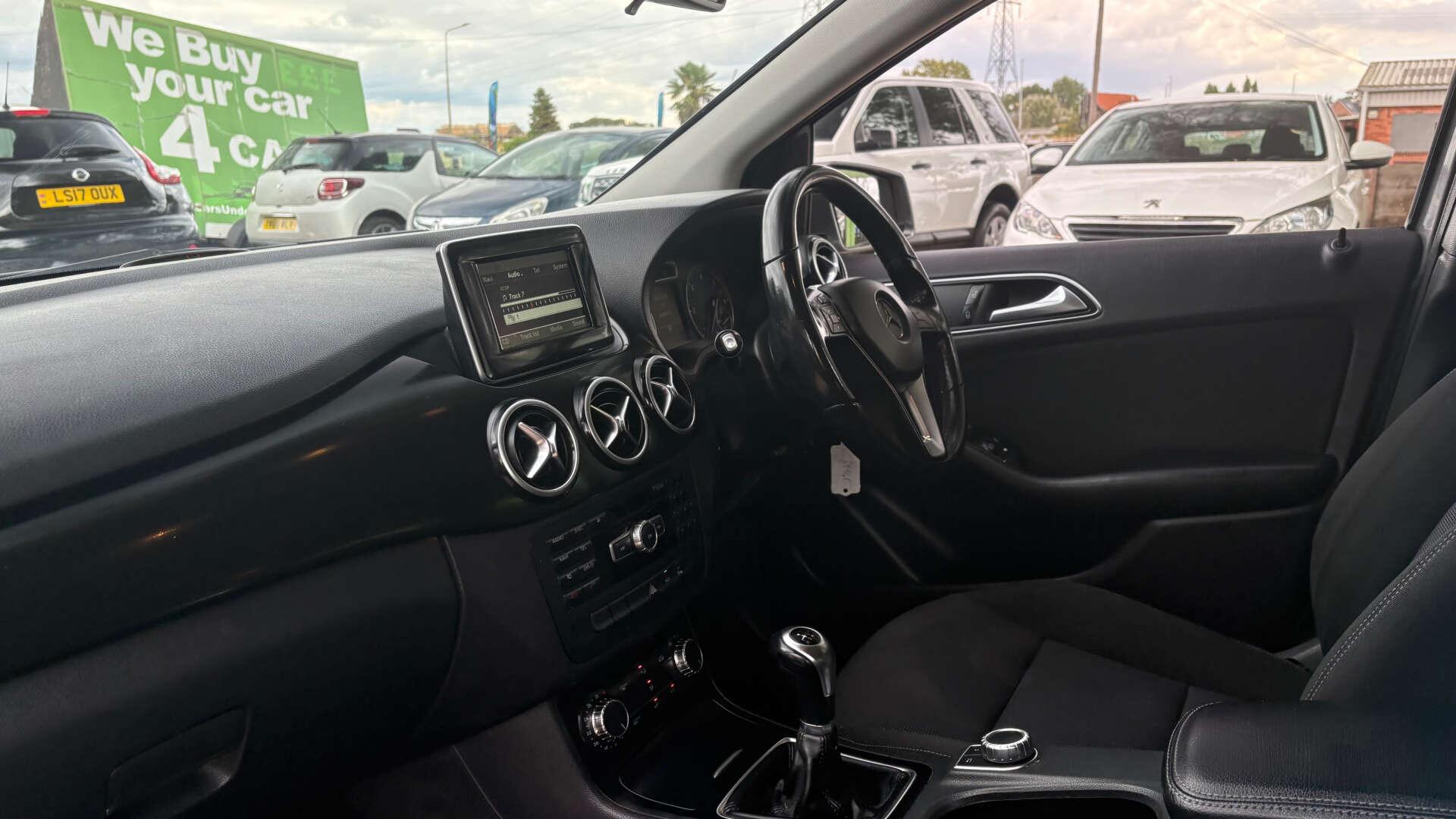 Mercedes-Benz B-Class view 11