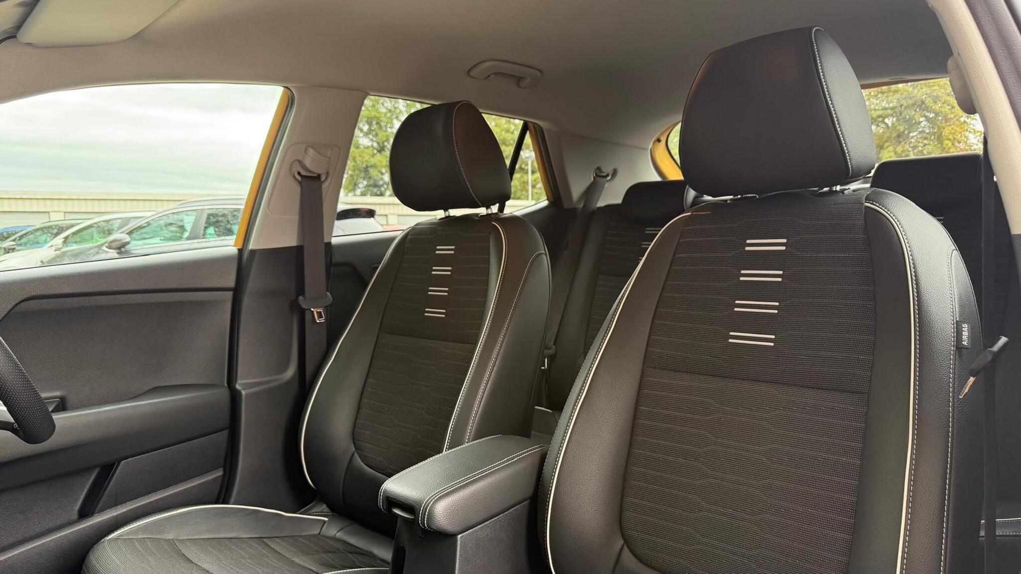 Kia Stonic view 25