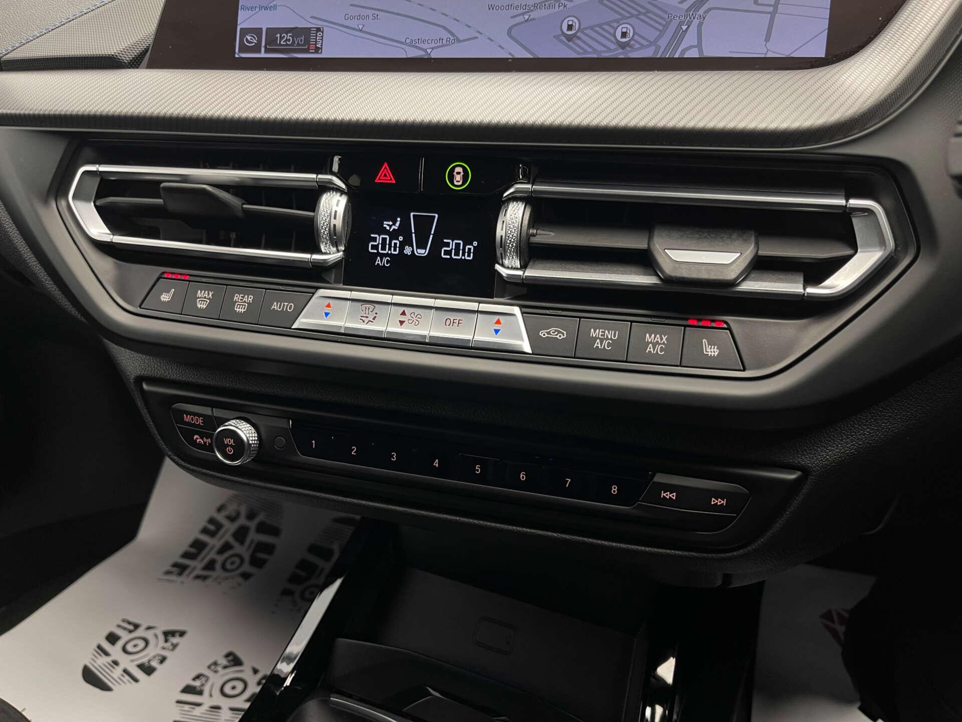 BMW 1 Series view 19