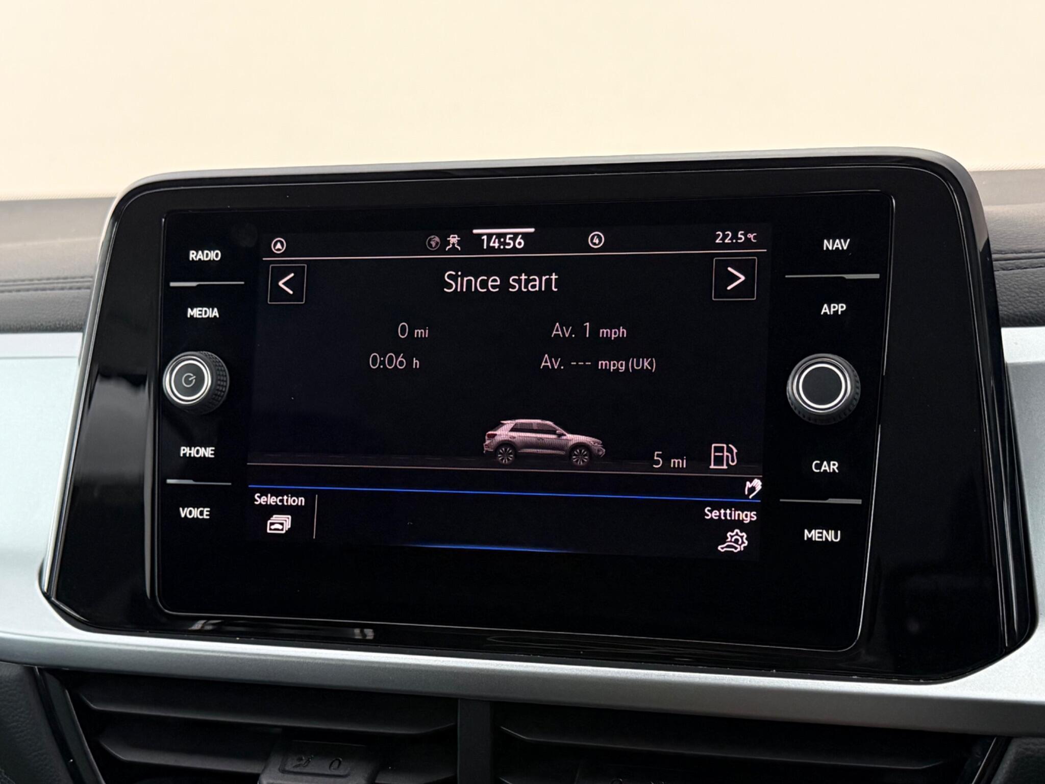 Volkswagen T-Roc view 27