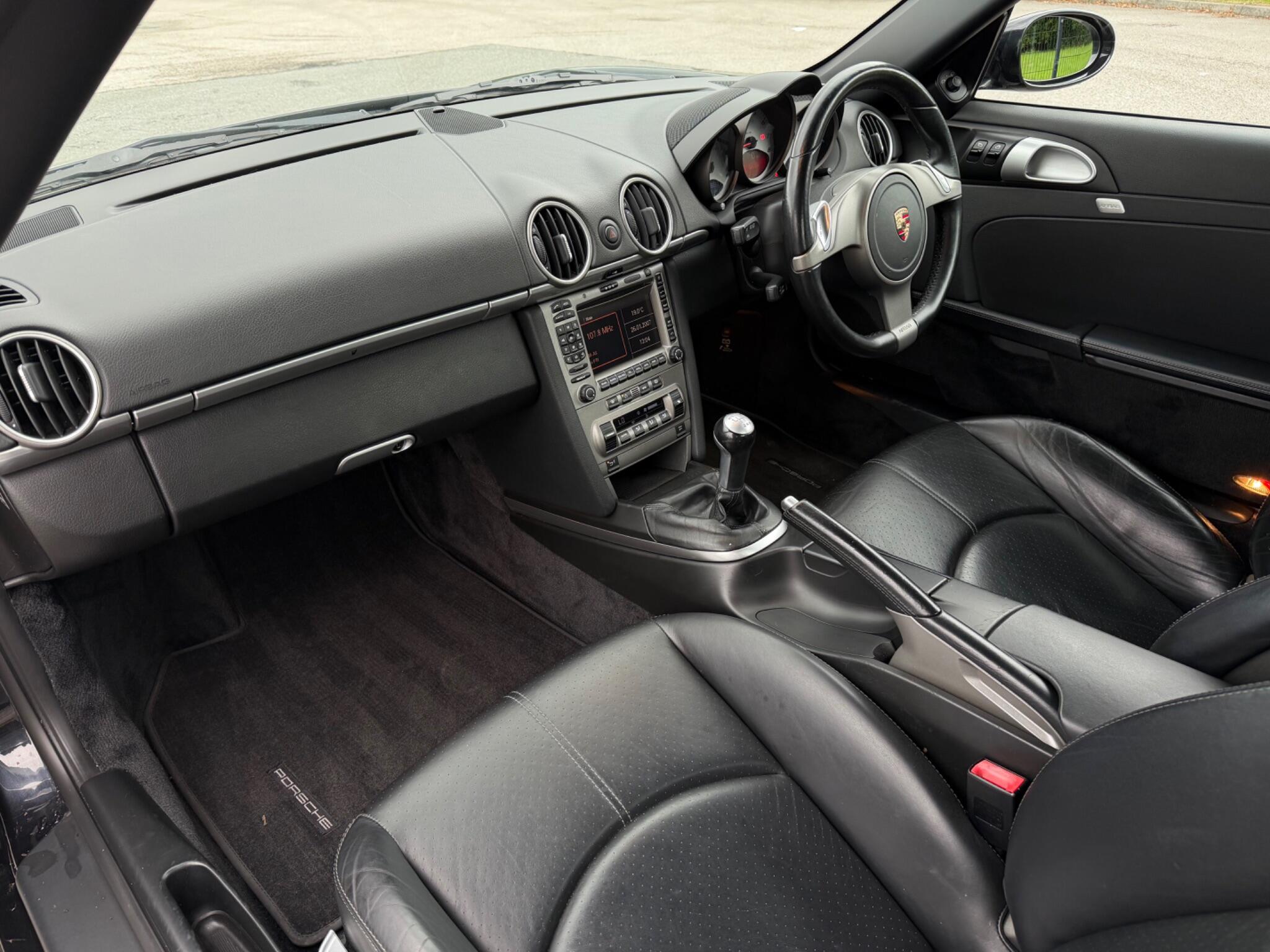Porsche Cayman view 10
