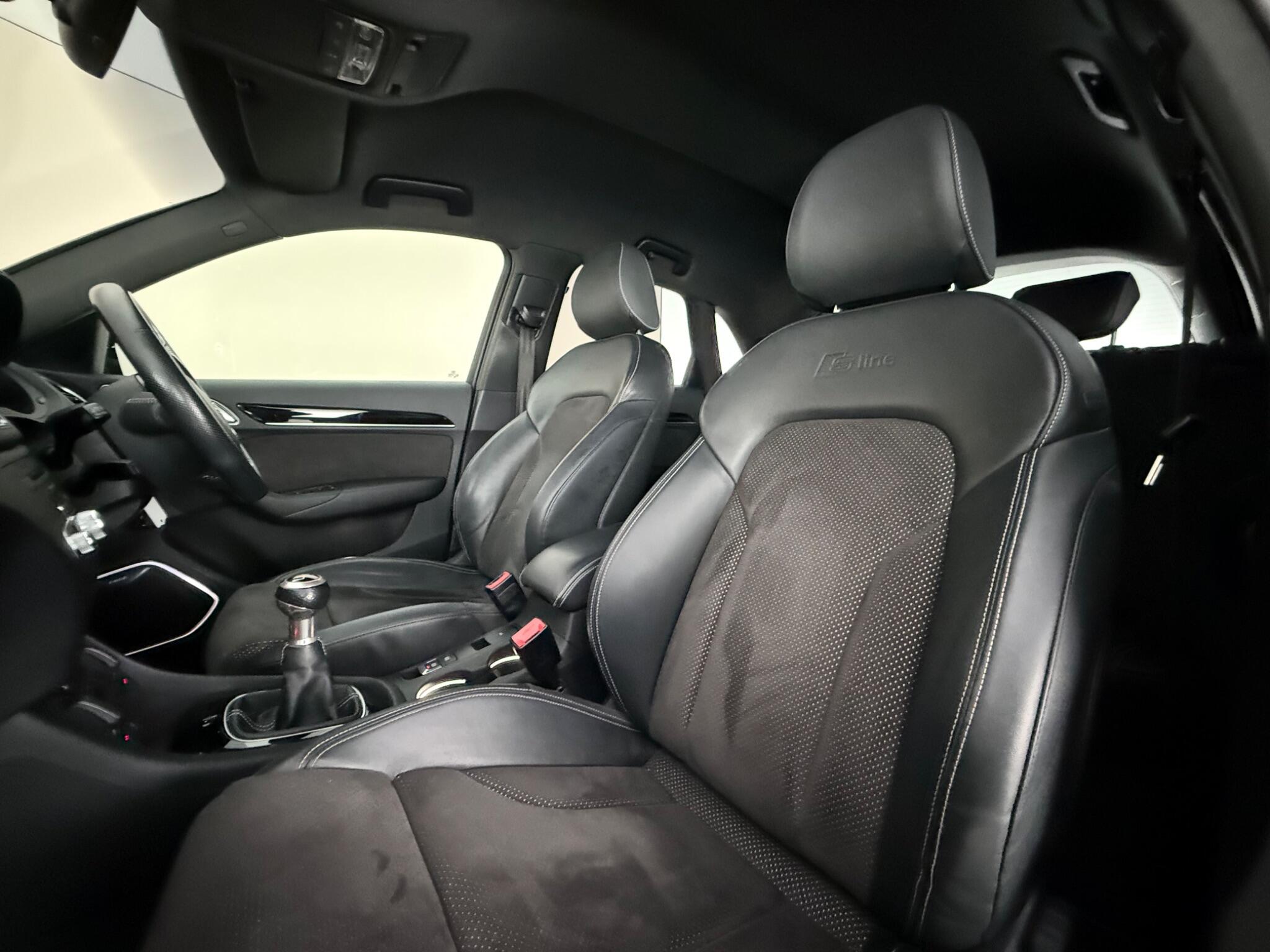 Audi Q3 view 34