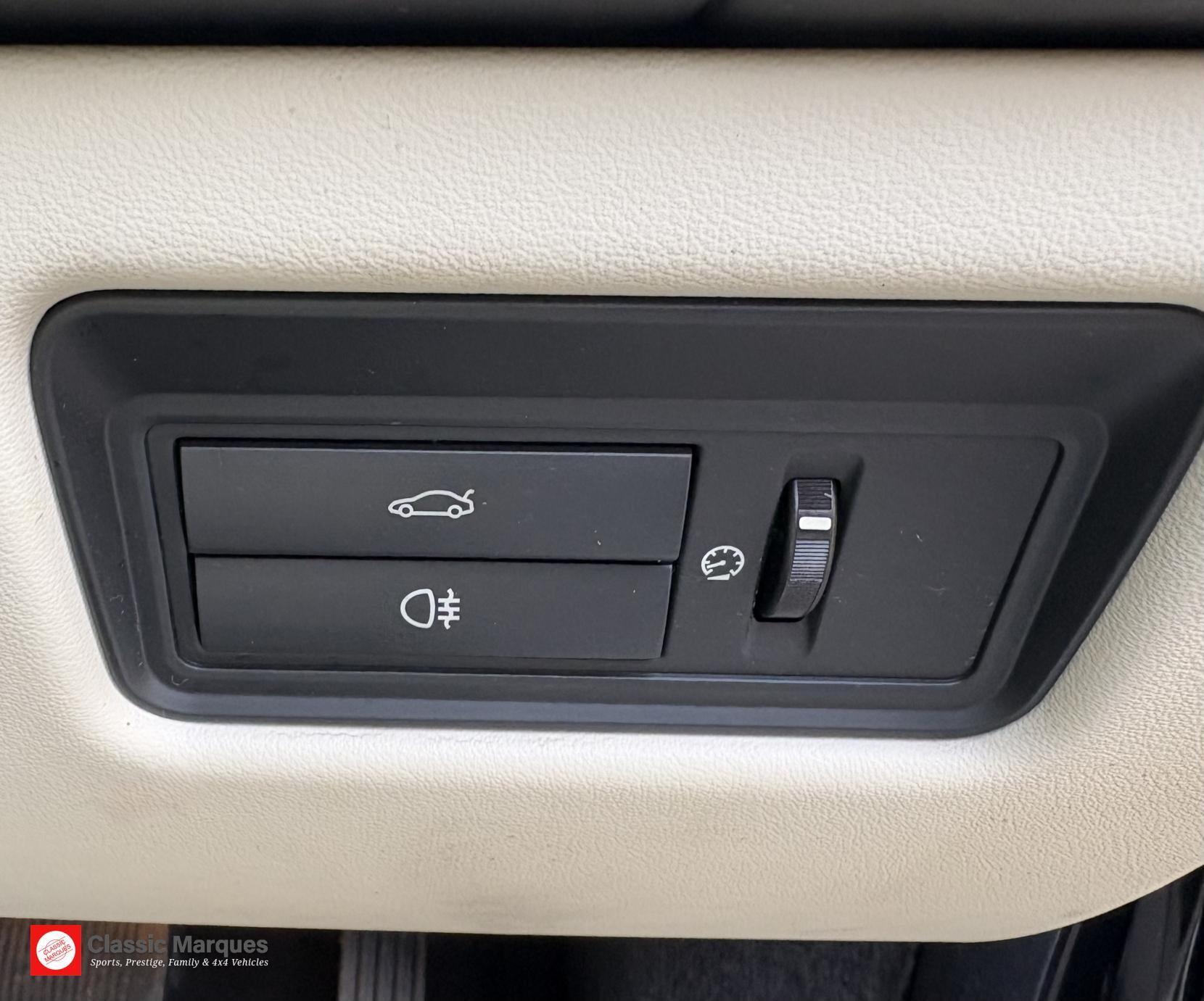 Jaguar XJ view 34