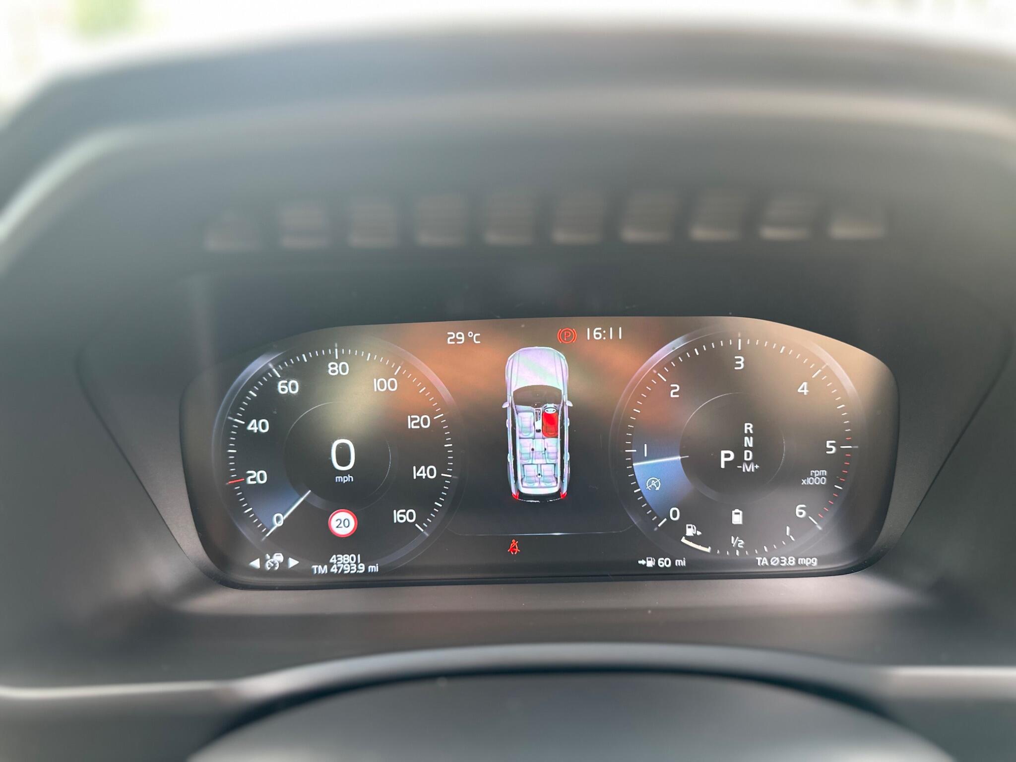Volvo XC90 view 34