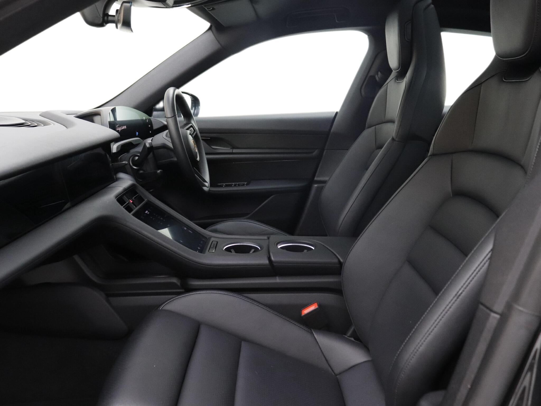 Porsche Taycan view 13
