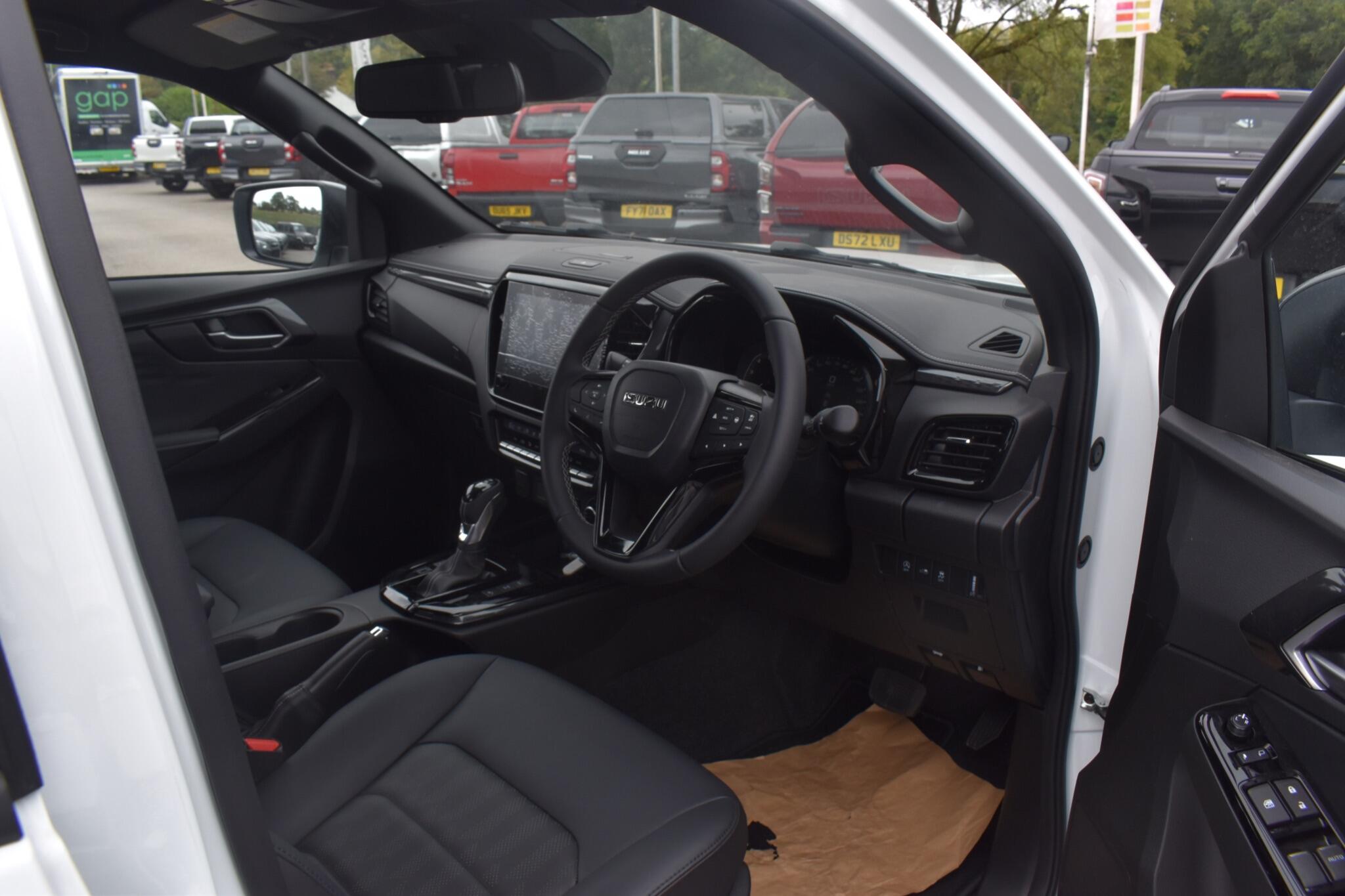 D-Max - 1.9 TD V-Cross Auto 4WD Euro 6 (s/s) 4dr - Image 28