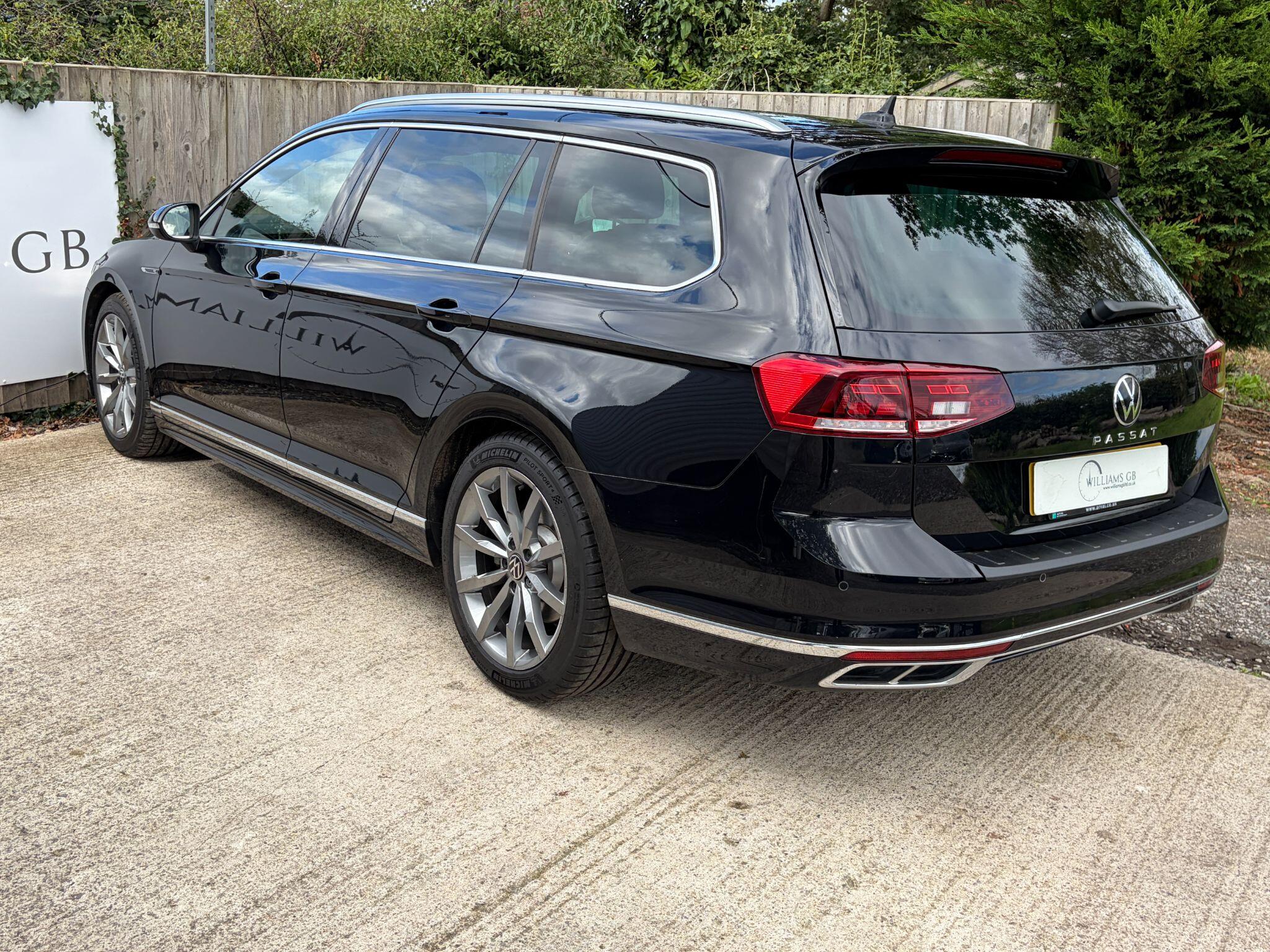 Volkswagen Passat view 6