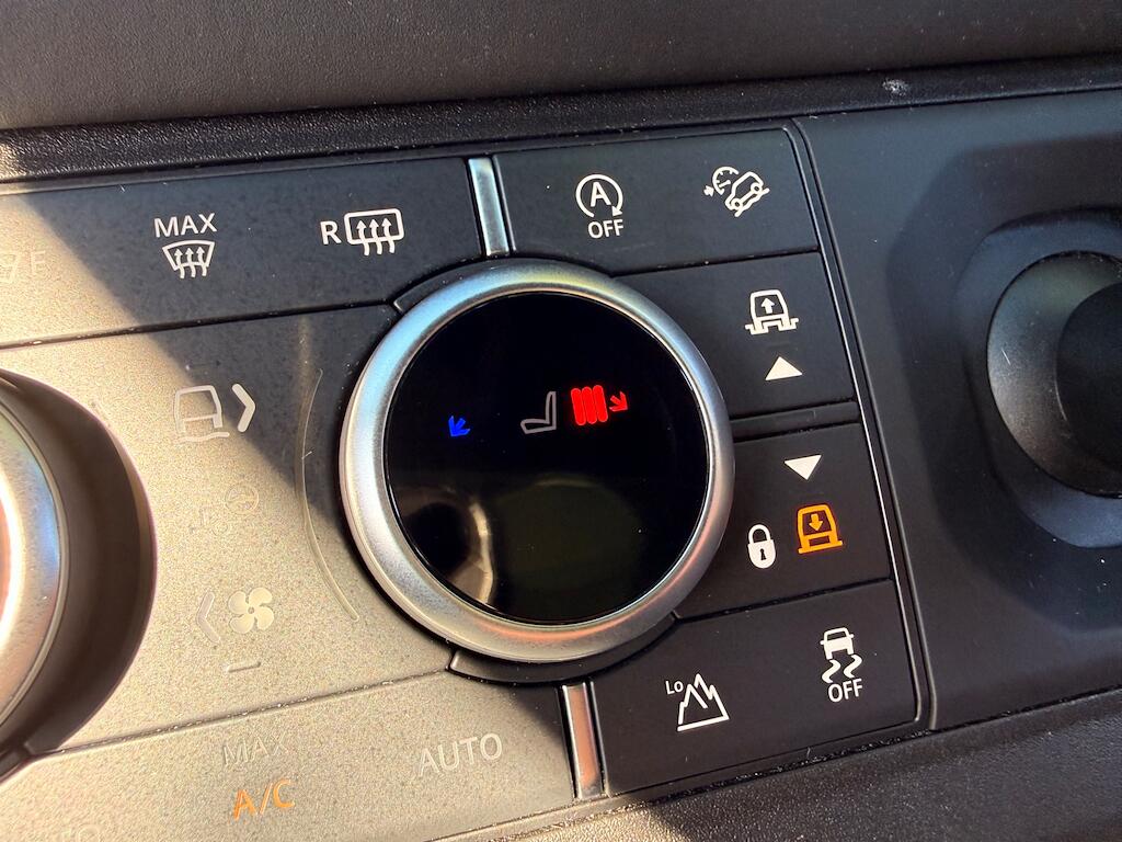 Land Rover Defender view 48
