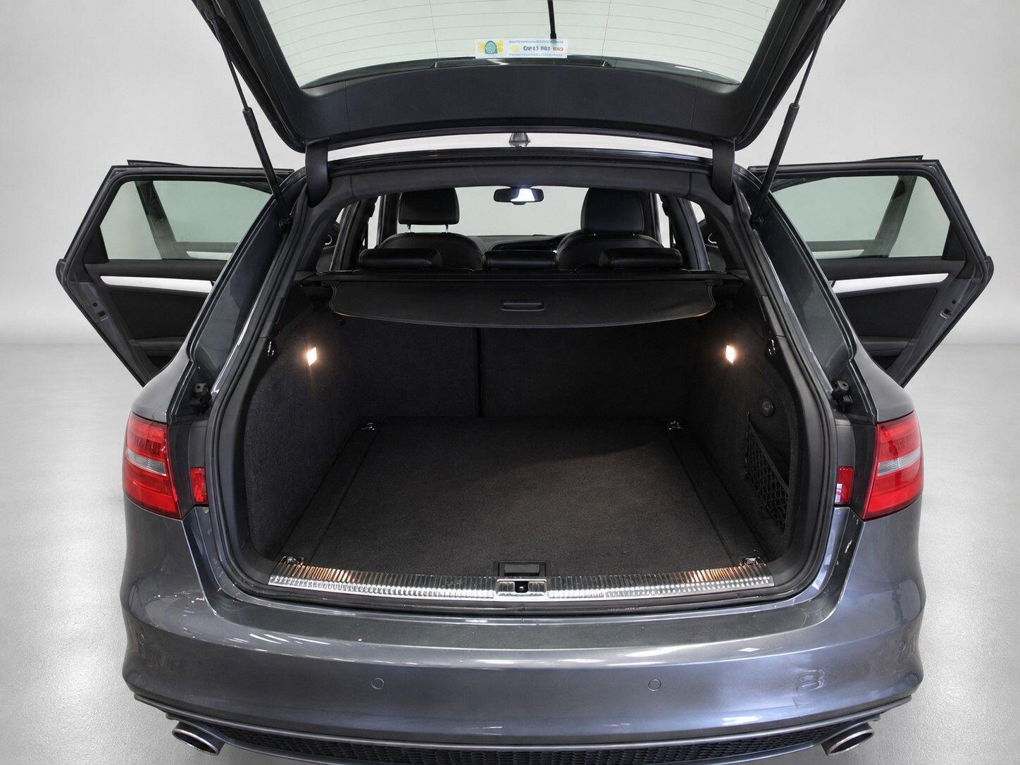 Audi A4 view 24